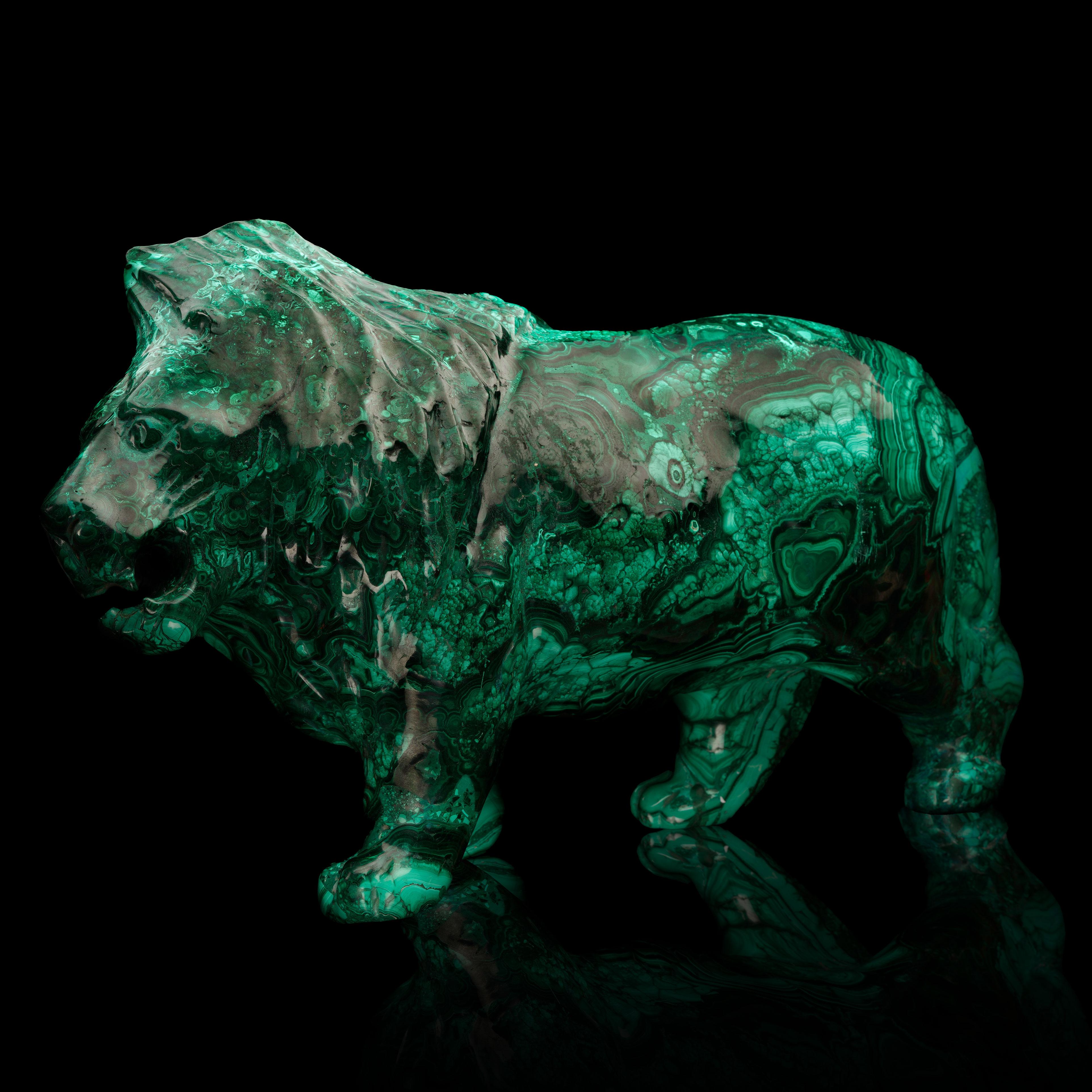 Hand Carved Malachite Lion // 27.5 LB In New Condition For Sale In New York, NY