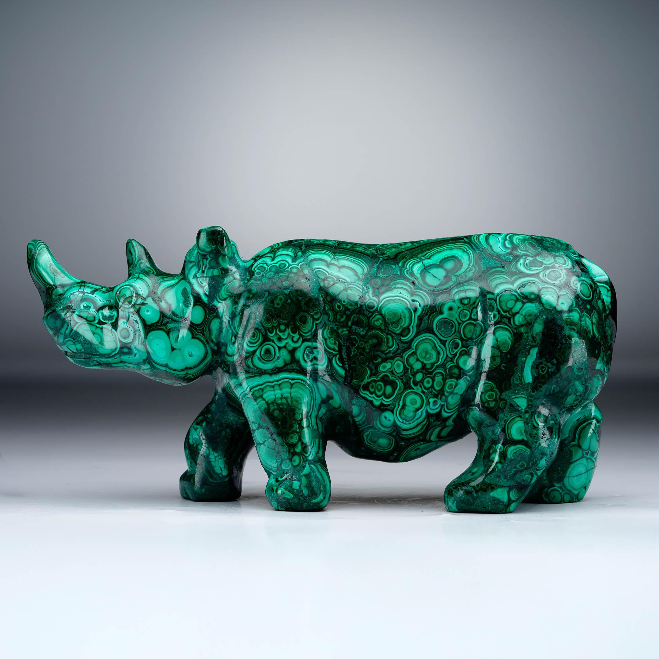 Rhinocéros en malachite sculpté à la main Neuf - En vente à New York, NY