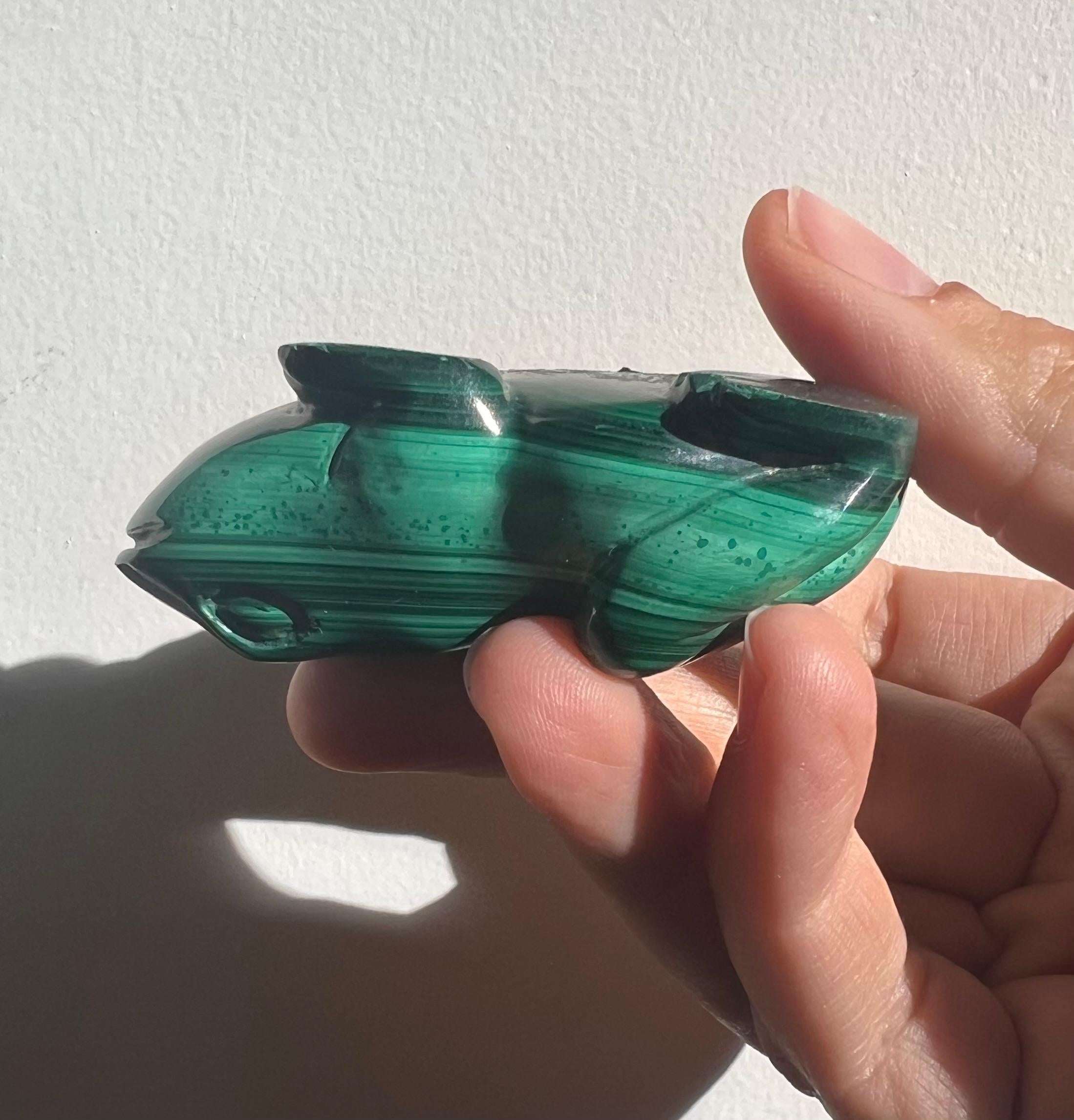Scultura di rana in malachite intagliata a mano, XX secolo 3