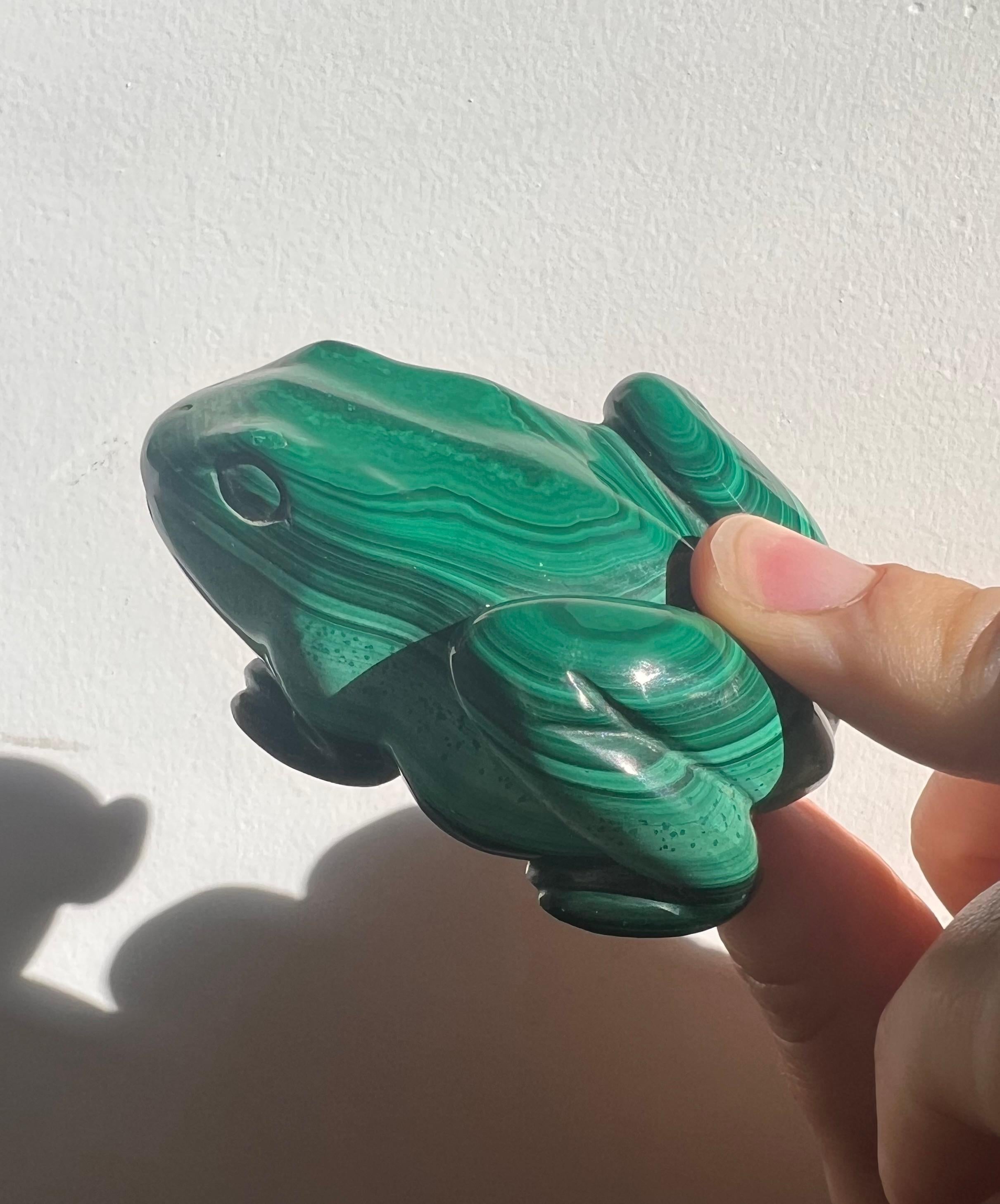 Scultura di rana in malachite intagliata a mano, XX secolo 4