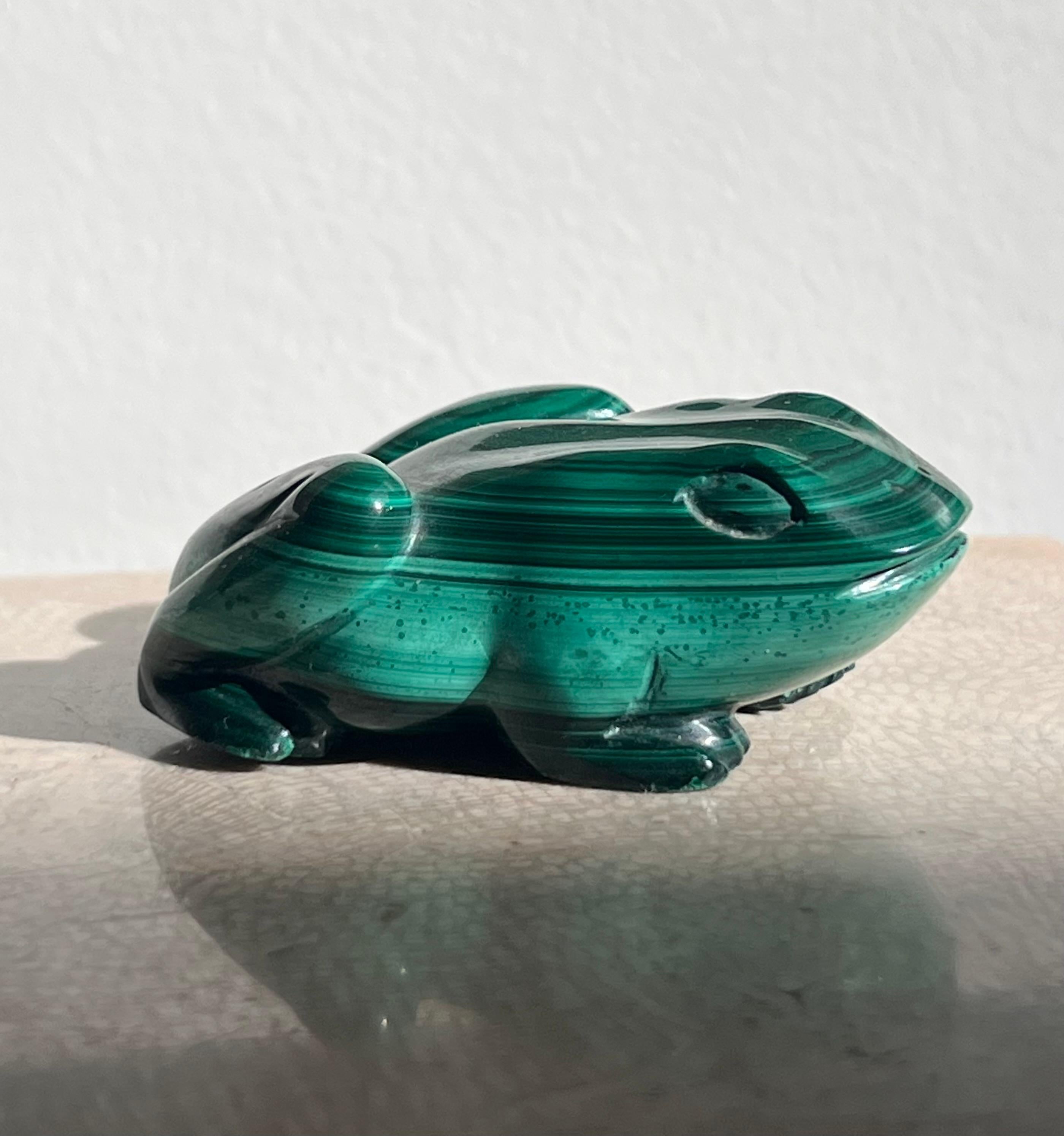 Scultura di rana in malachite intagliata a mano, XX secolo 1