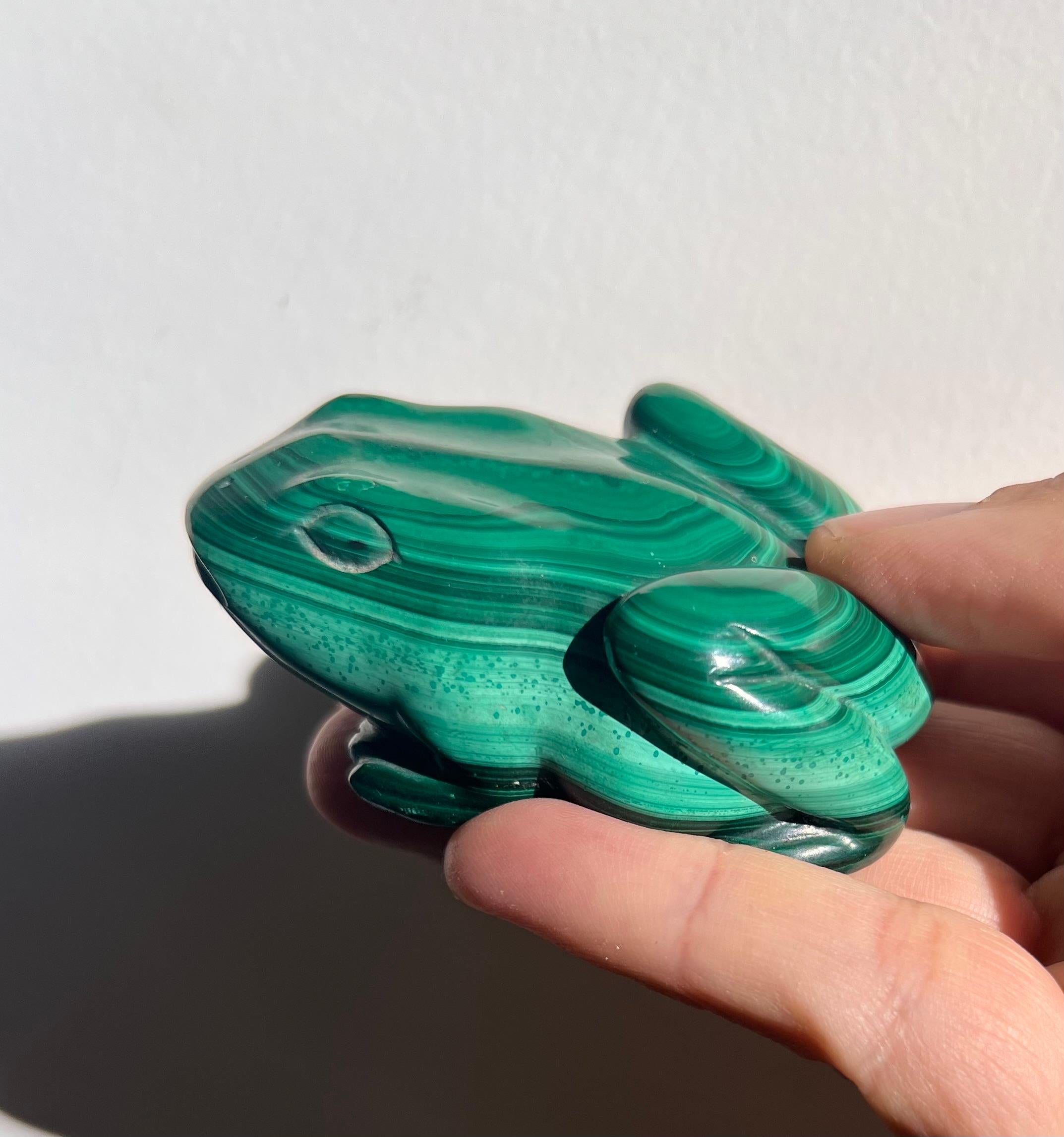 Scultura di rana in malachite intagliata a mano, XX secolo 2