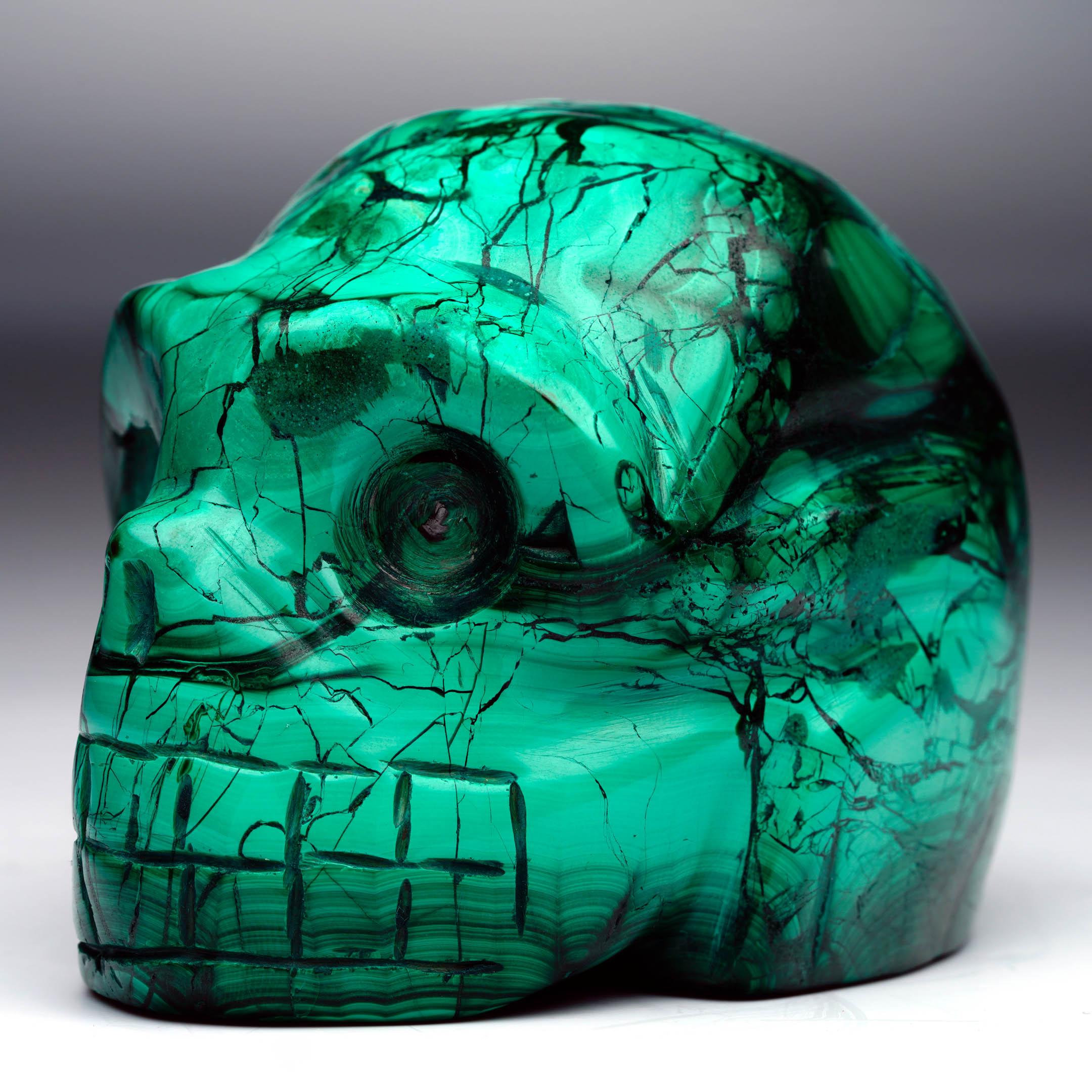 Congolese Teschio di malachite intagliato a mano in vendita