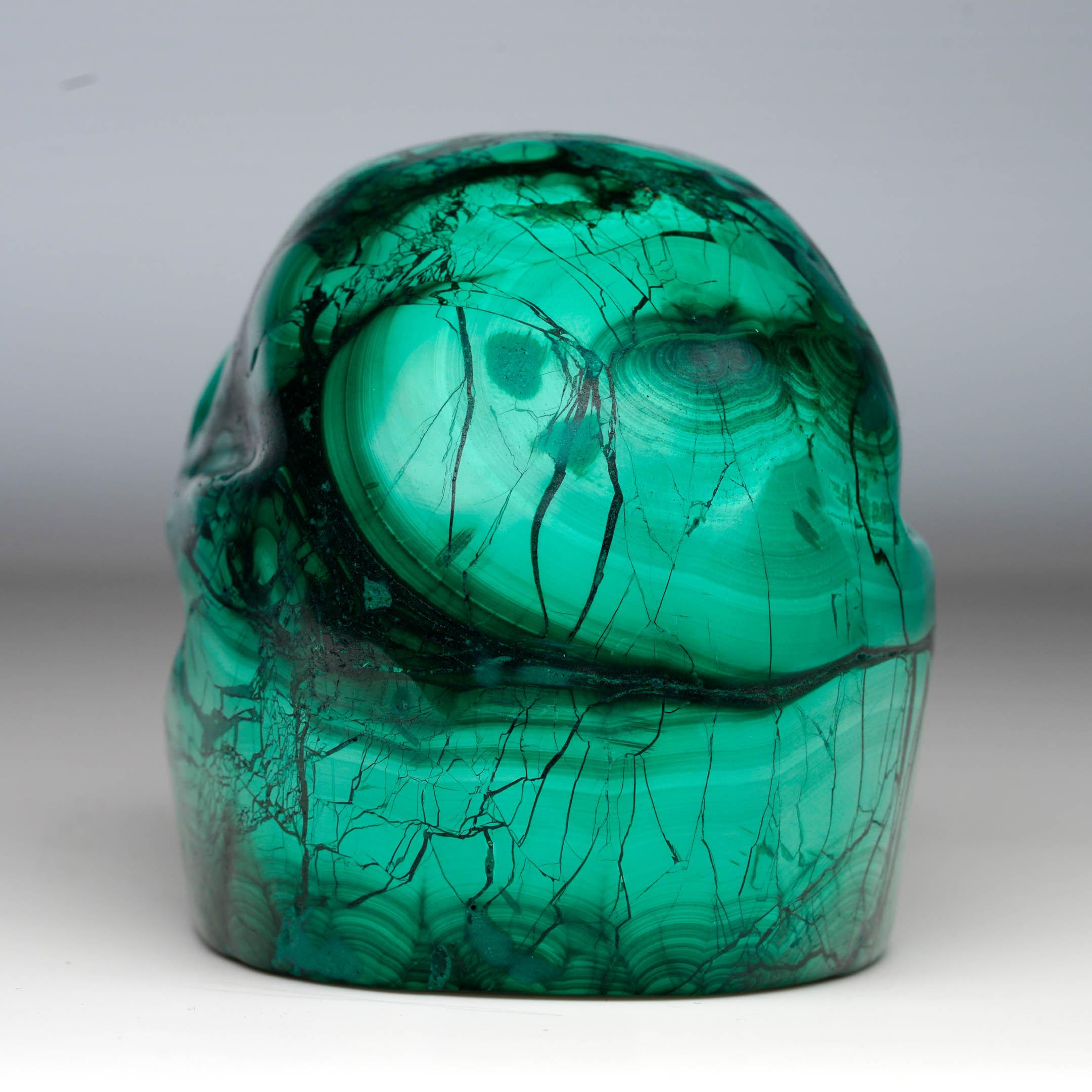 Calavera de malaquita tallada a mano Siglo XXI y contemporáneo en venta
