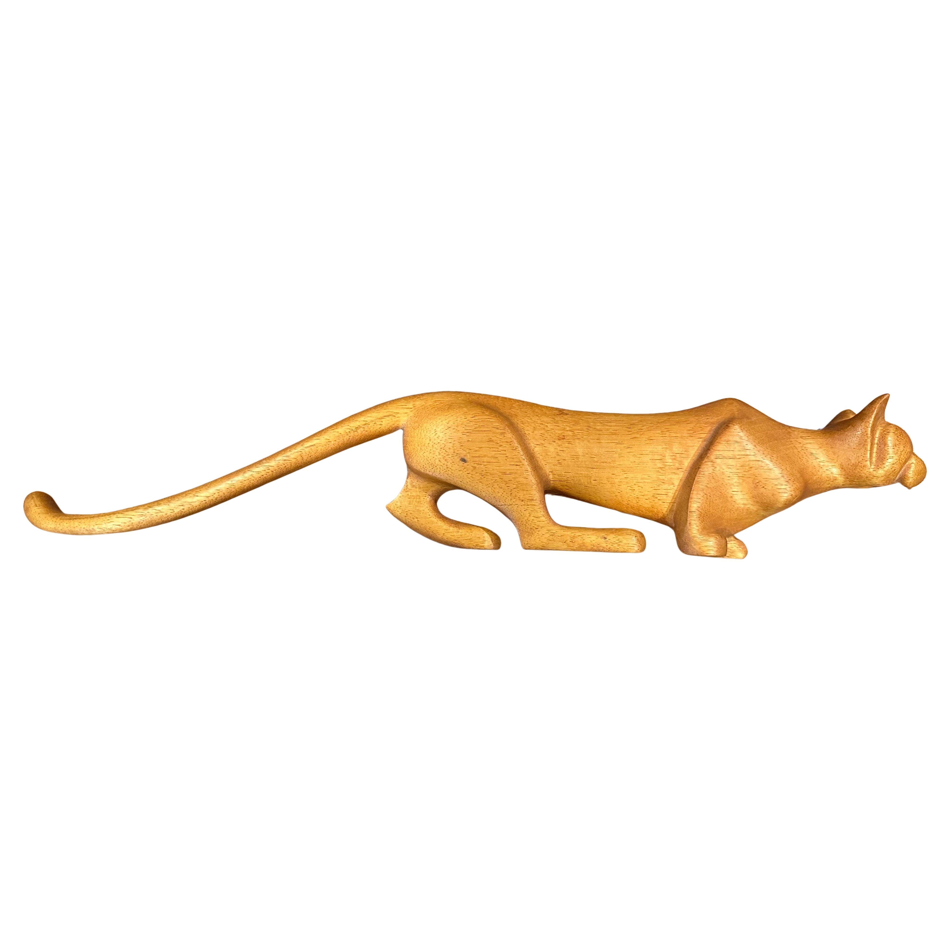 Américain Sculpture de panthère en érable sculptée à la main de Peter Larsen en vente