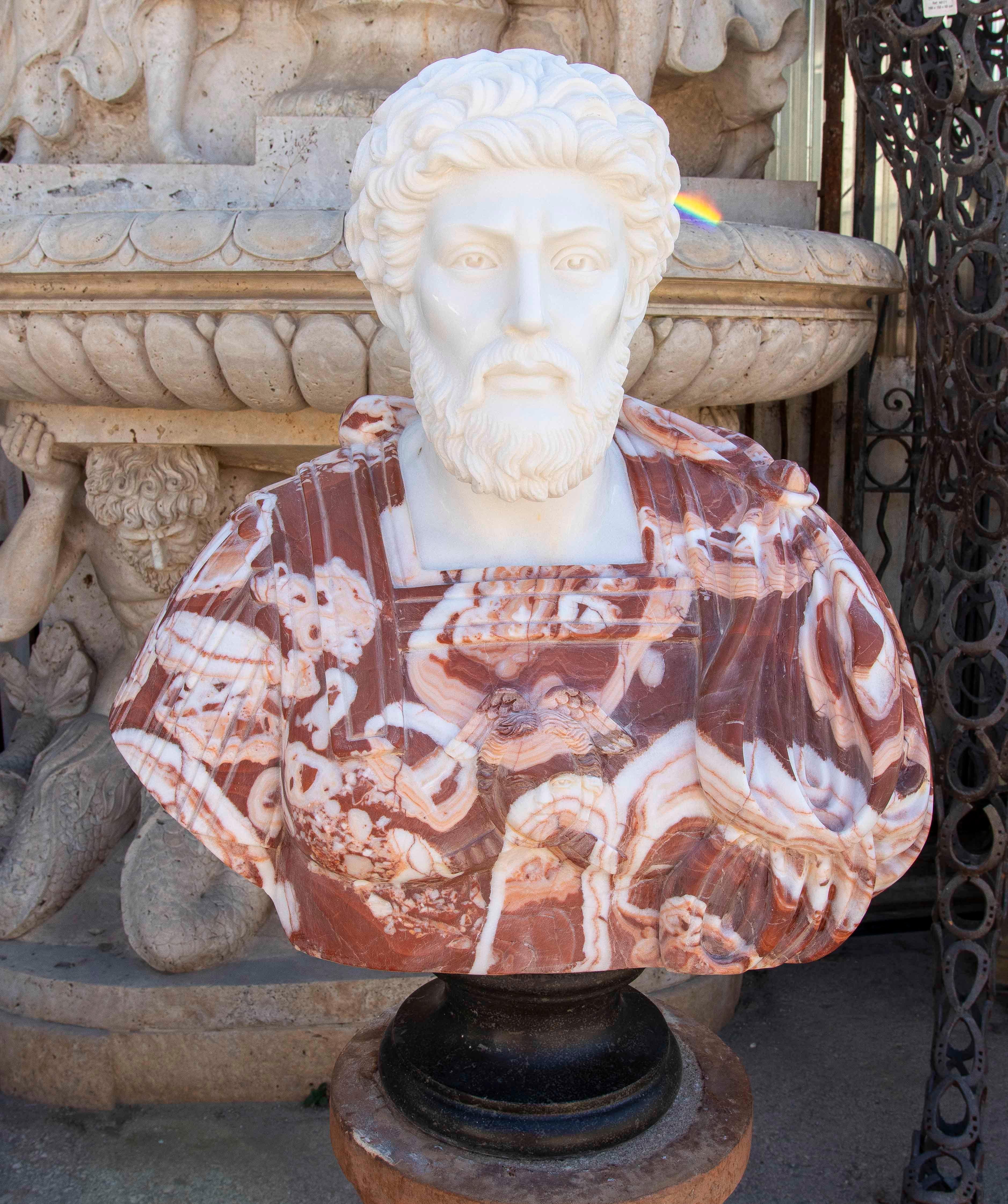 Busto de mármol tallado a mano de emperador romano con base en venta 10