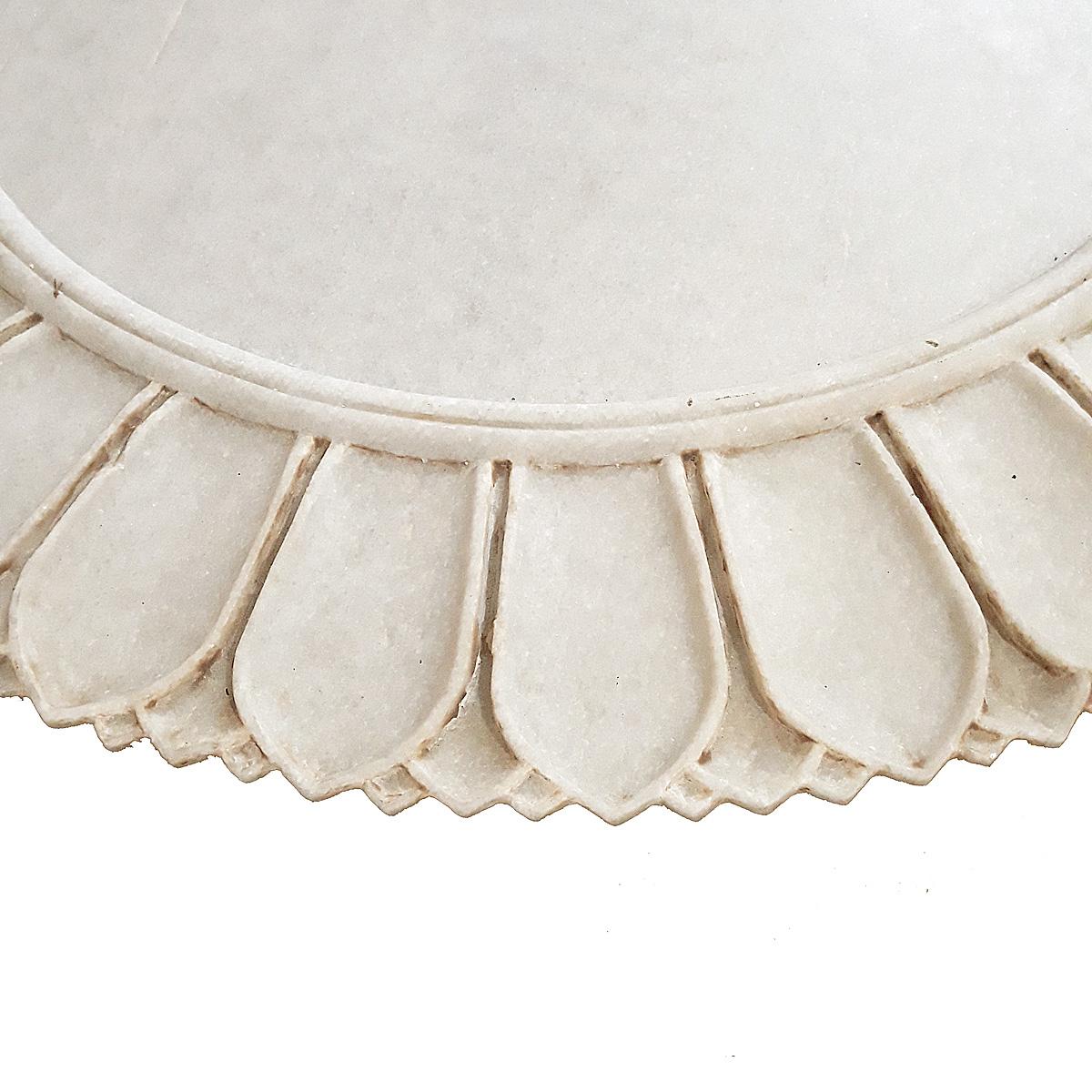Fin du 20e siècle Assiette en marbre de 21 pouces provenant de l'Inde, fin du 20e siècle en vente