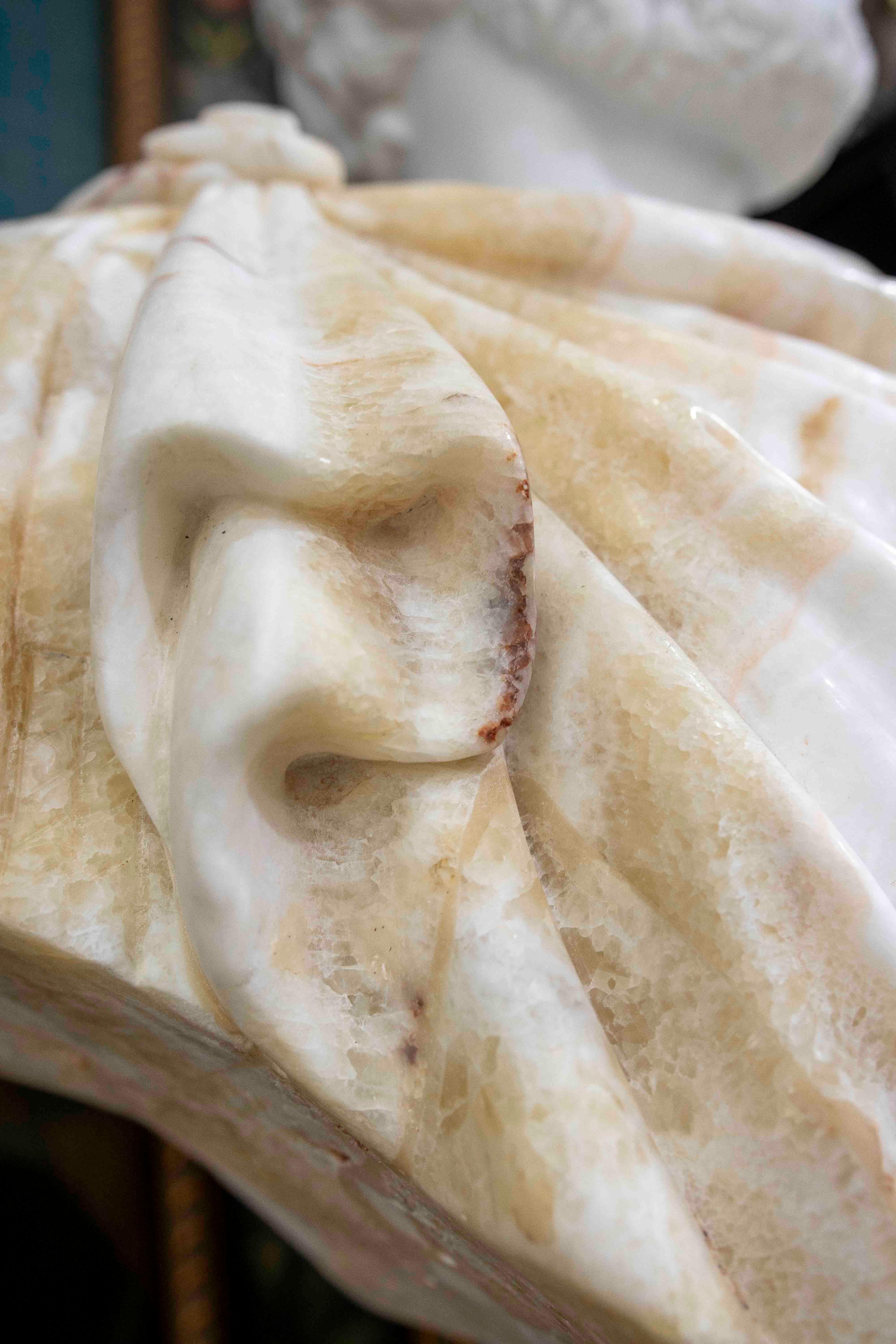 Busto clásico de mármol tallado a mano en estilo romano en venta 7