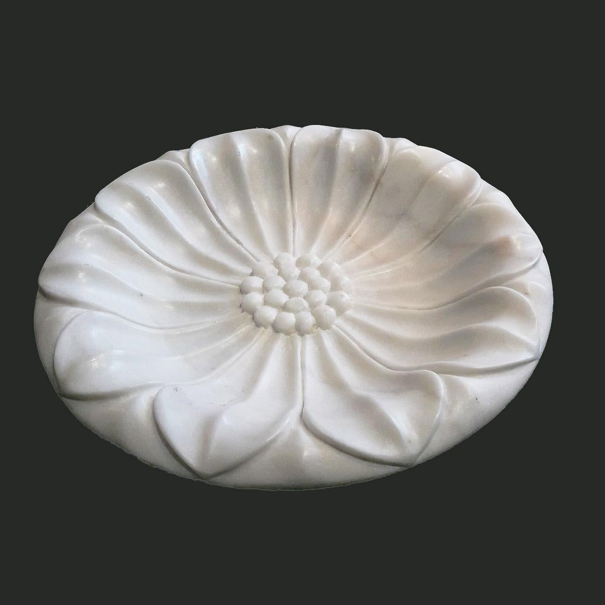 Hand Carved Marble Dish or Vide Poche, Late 20th Century In Good Condition In New York, NY