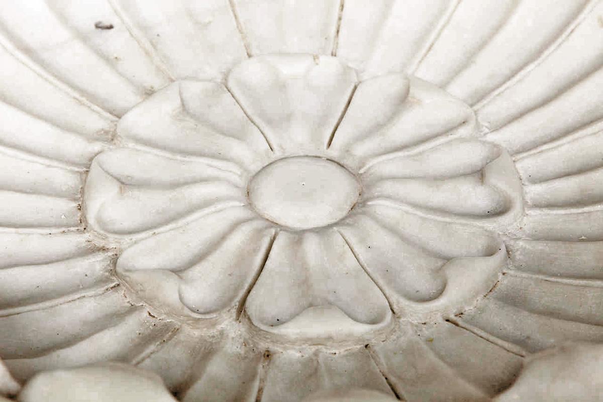Indian Hand Carved Marble Flower Bowl, Mid-20th Century For Sale
