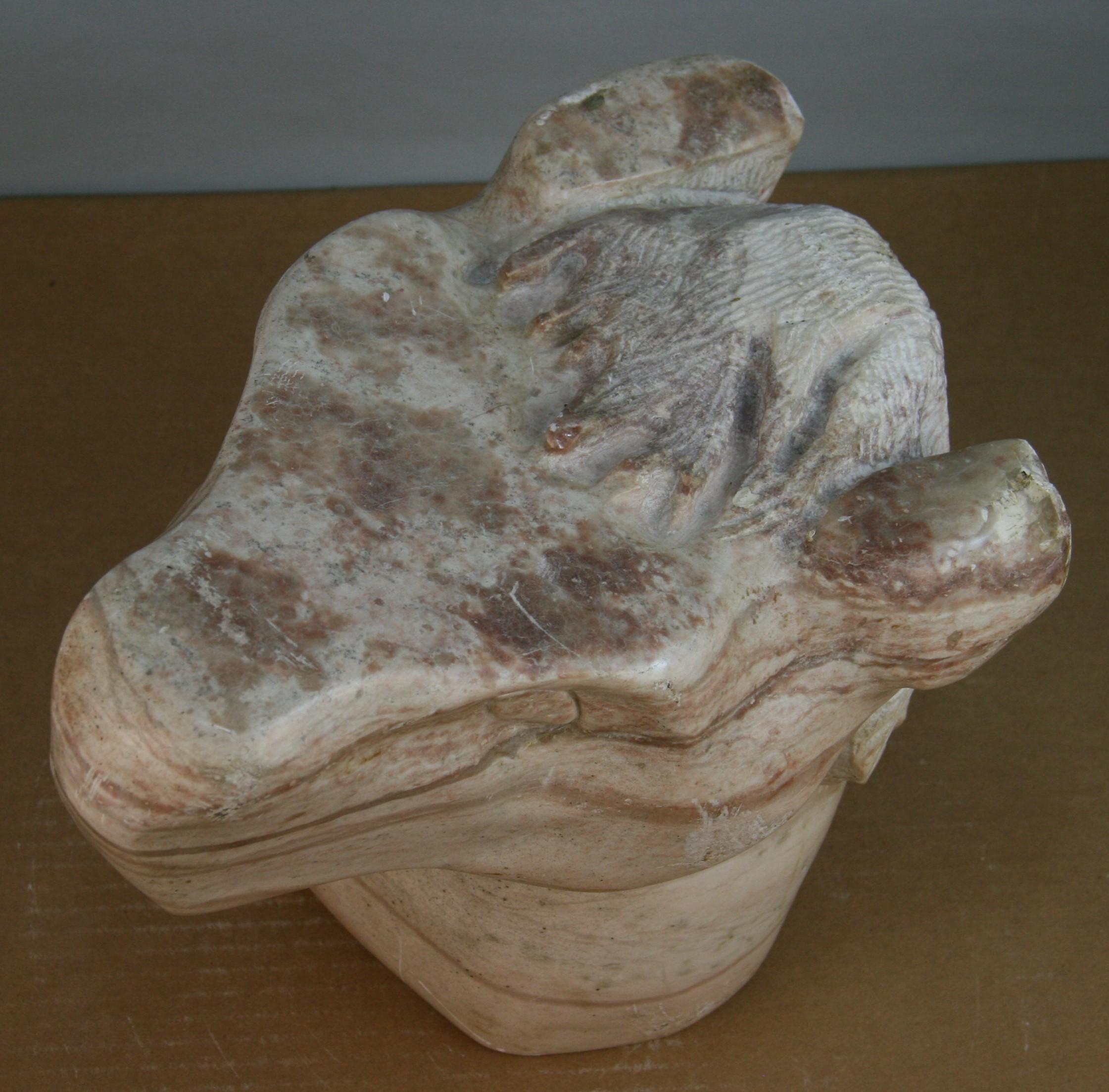 Sculpture de jardin Lionne en marbre sculptée à la main en vente 7