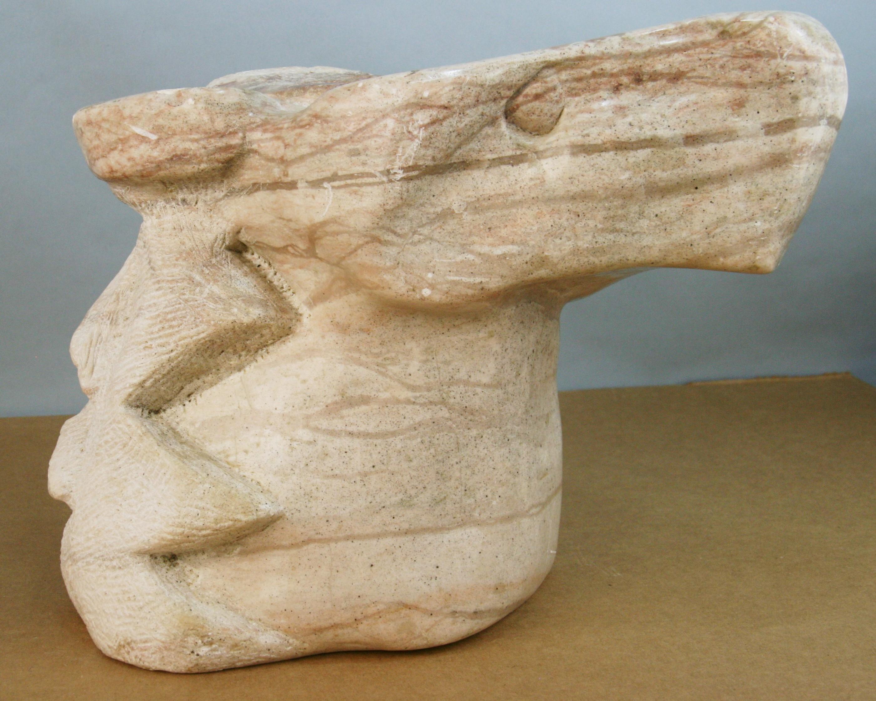 Tête de cheval en marbre sculptée à la main  Sculpture Bon état - En vente à Douglas Manor, NY