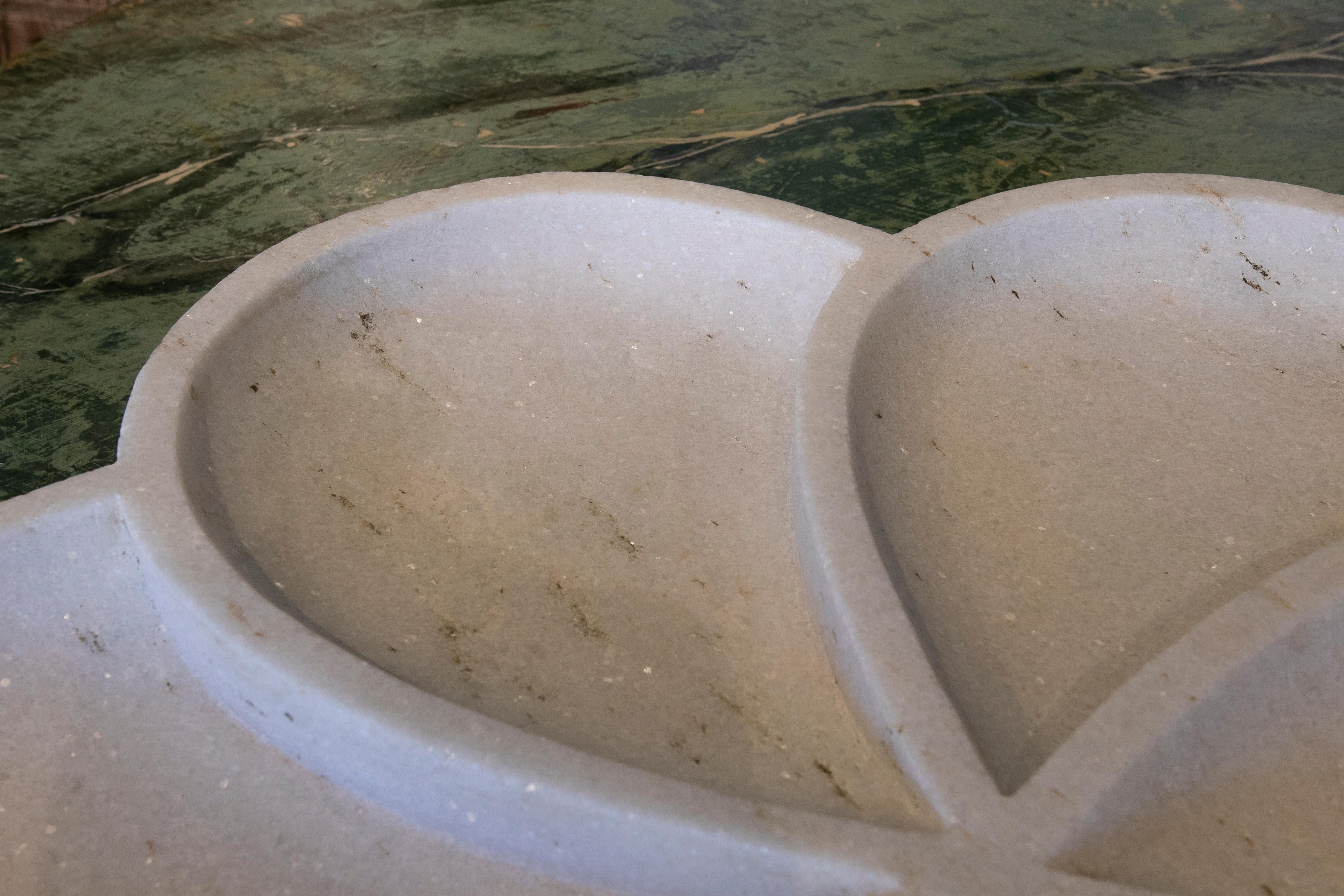 Assiette en marbre sculptée à la main aux formes arrondies en vente 5