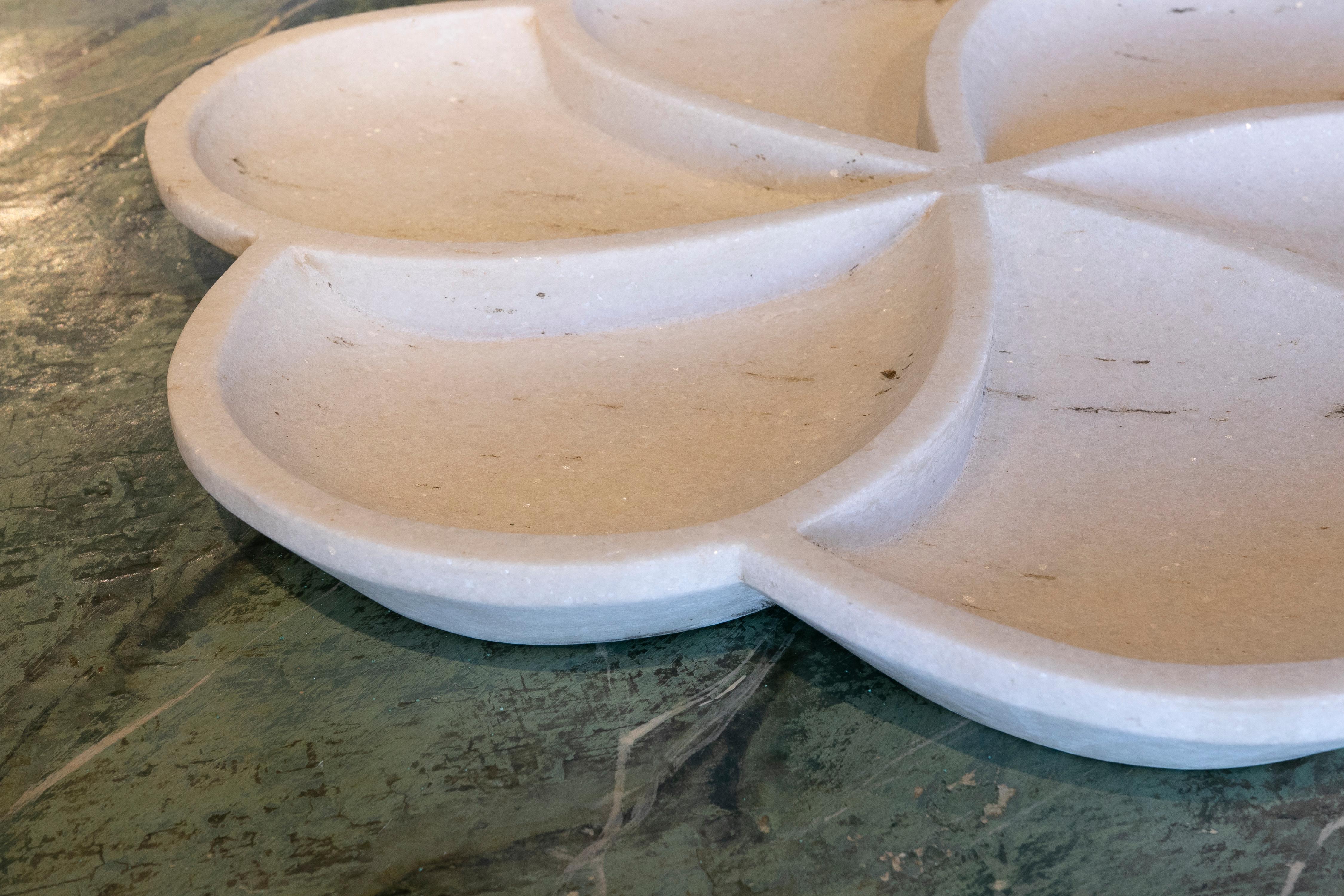 Assiette en marbre sculptée à la main aux formes arrondies en vente 8