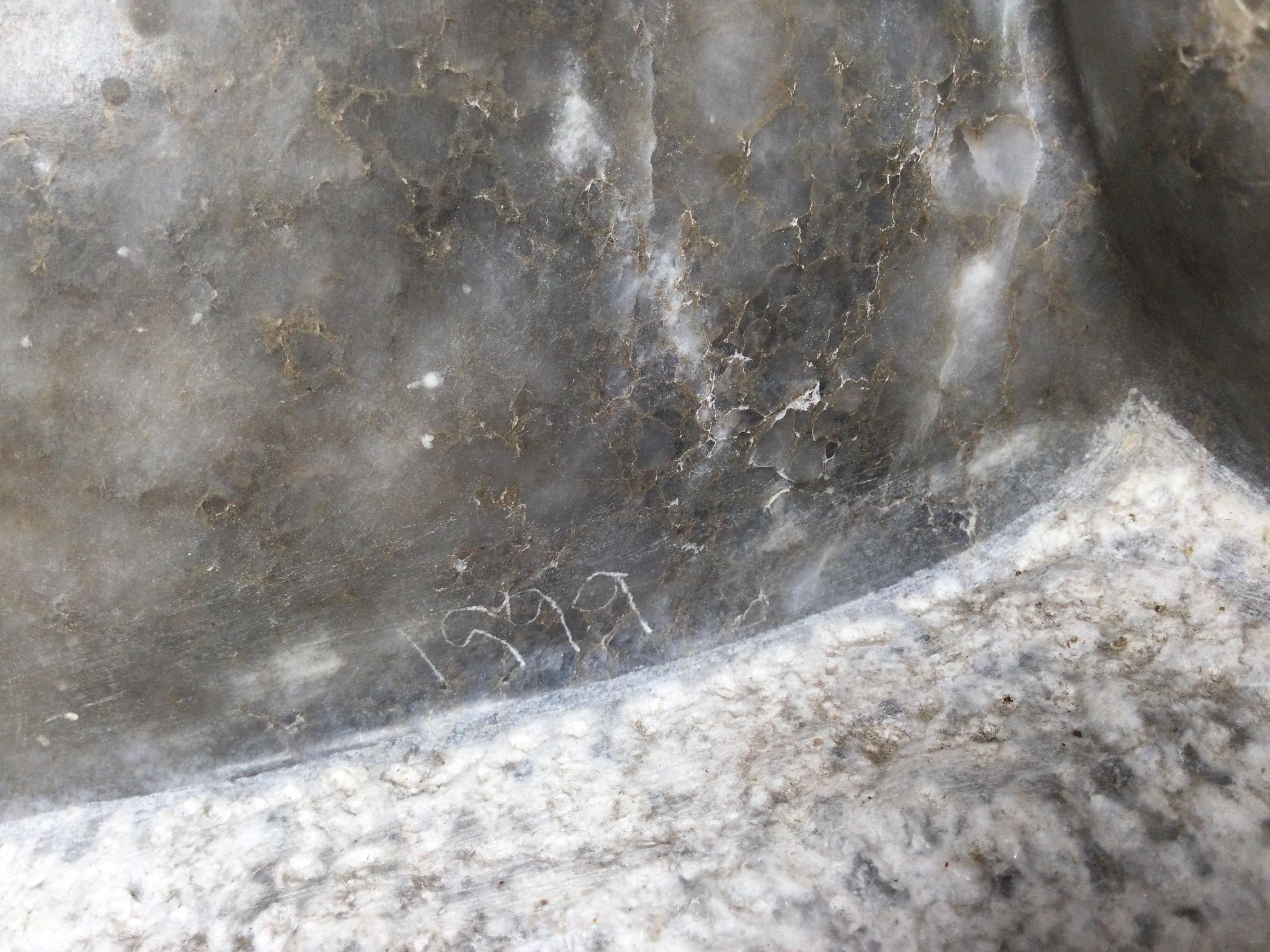 Handgeschnitzte Marmorskulptur von Yin und Yang Katzen Signiert A. Fields 4