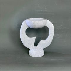 Vase en marbre sculpté à la main par Tom Von Kaenel