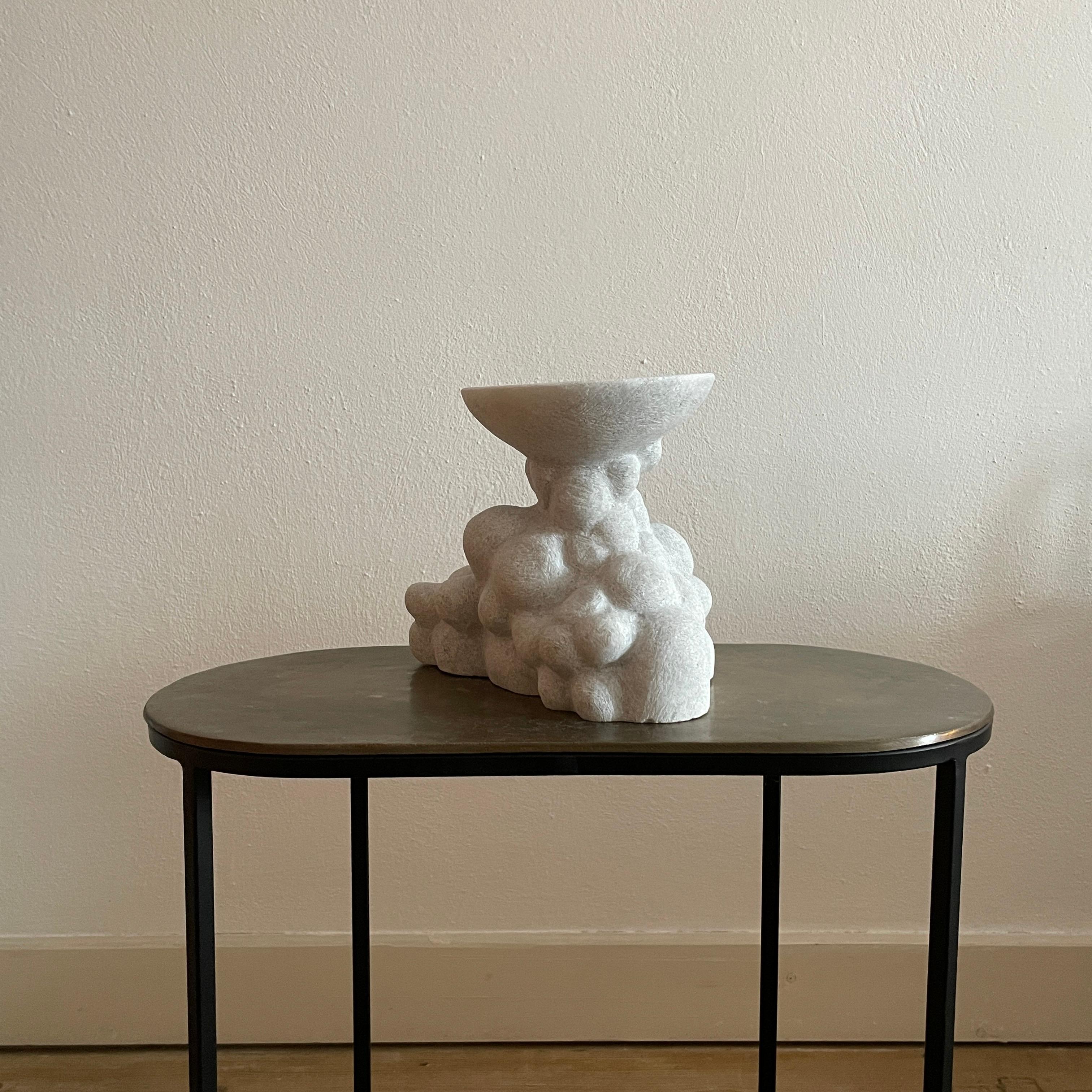 Vase en marbre sculpté à la main par Tom Von Kaenel Neuf - En vente à Geneve, CH