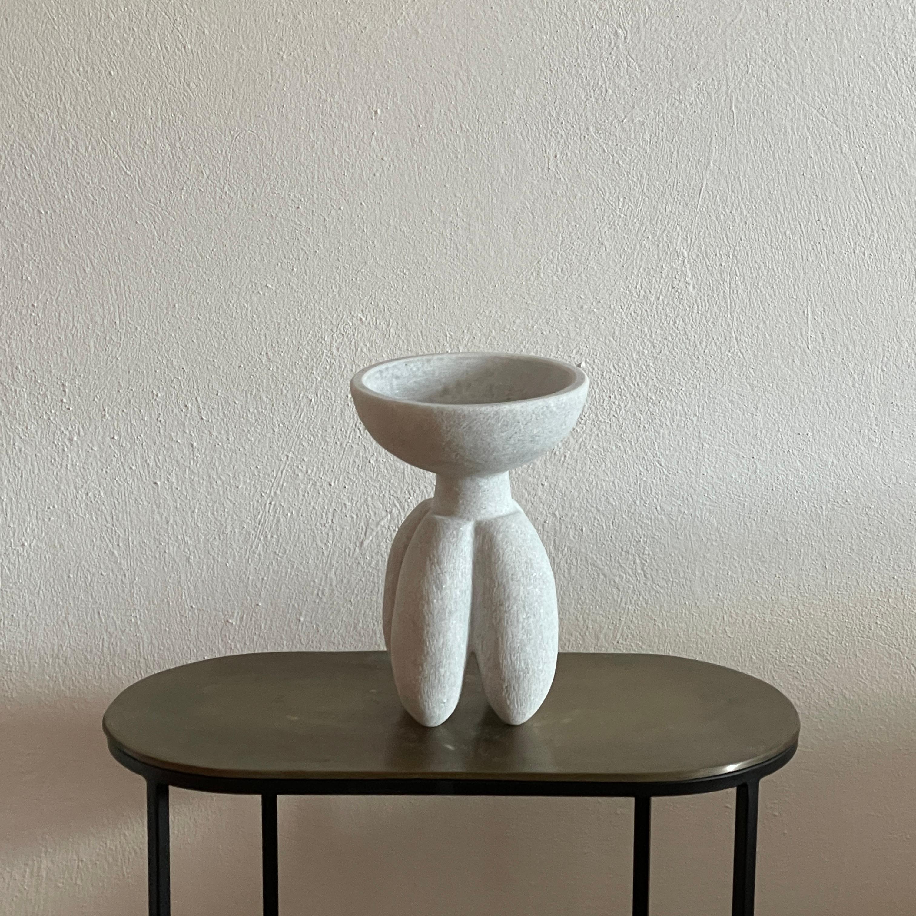 Hand Carved Marble Vessel by Tom Von Kaenel In New Condition For Sale In Geneve, CH