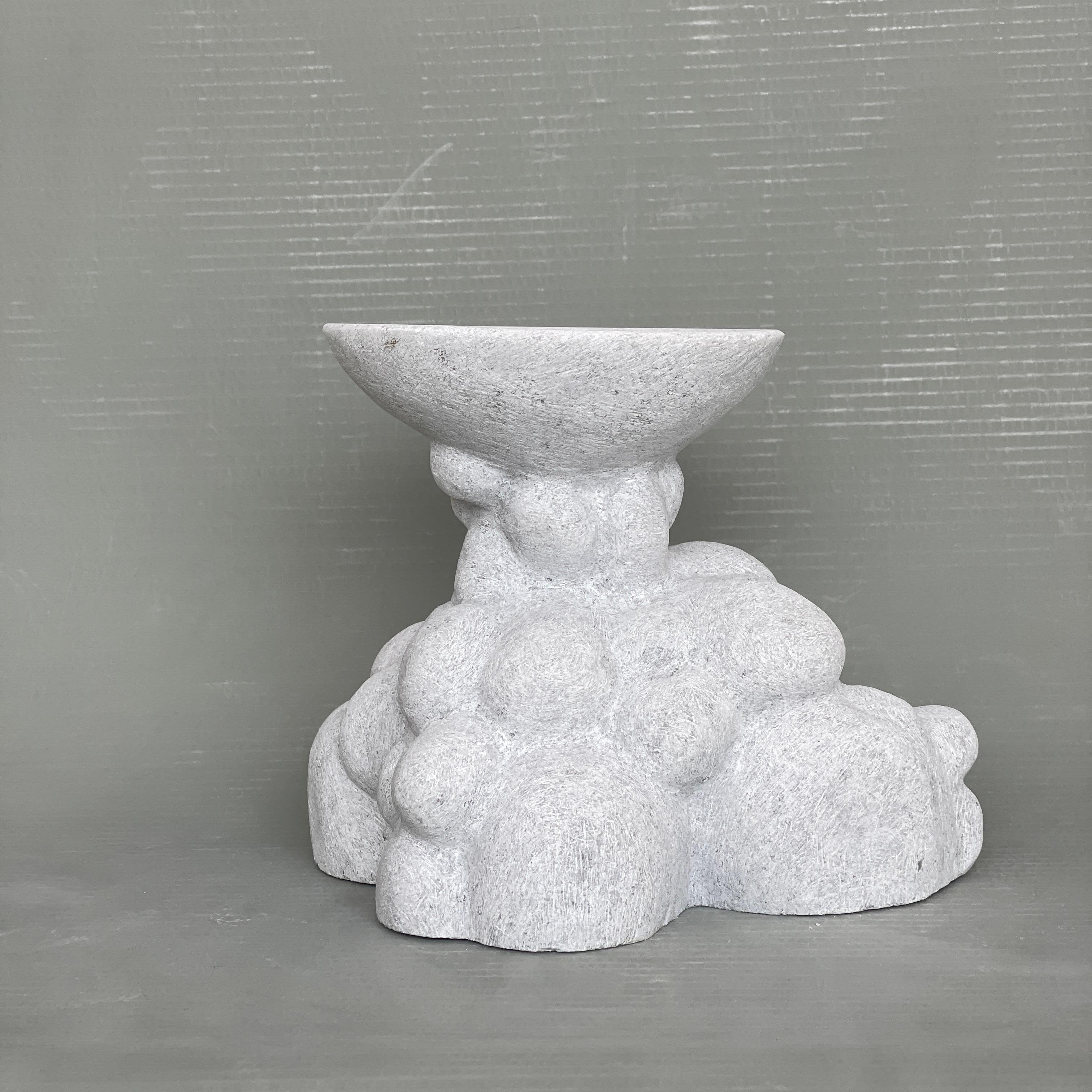 Vase en marbre sculpté à la main par Tom Von Kaenel en vente 1