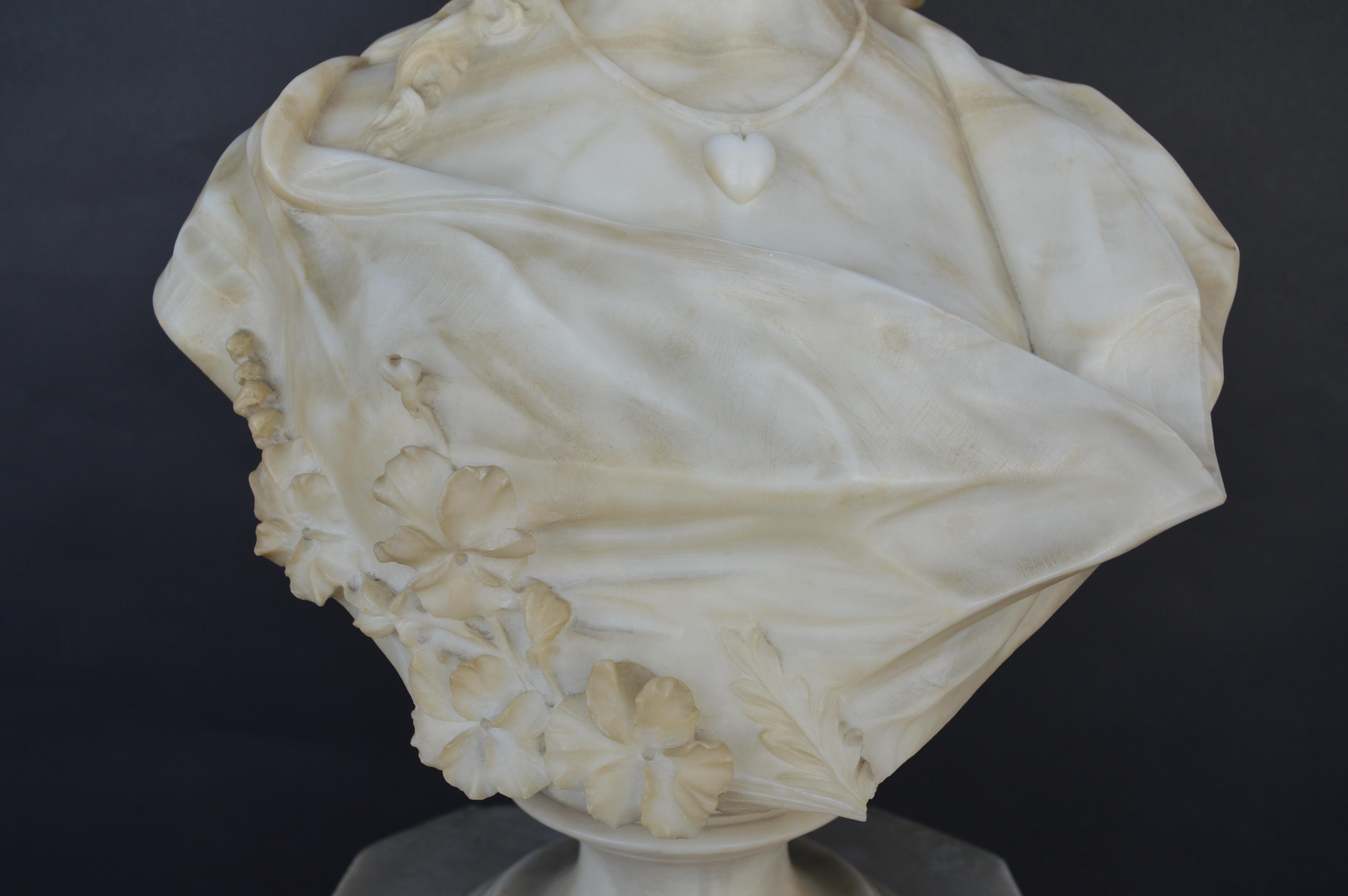 Buste en marbre sculpté à la main de Sarah Siddon avec piédestal d'origine en vente 3