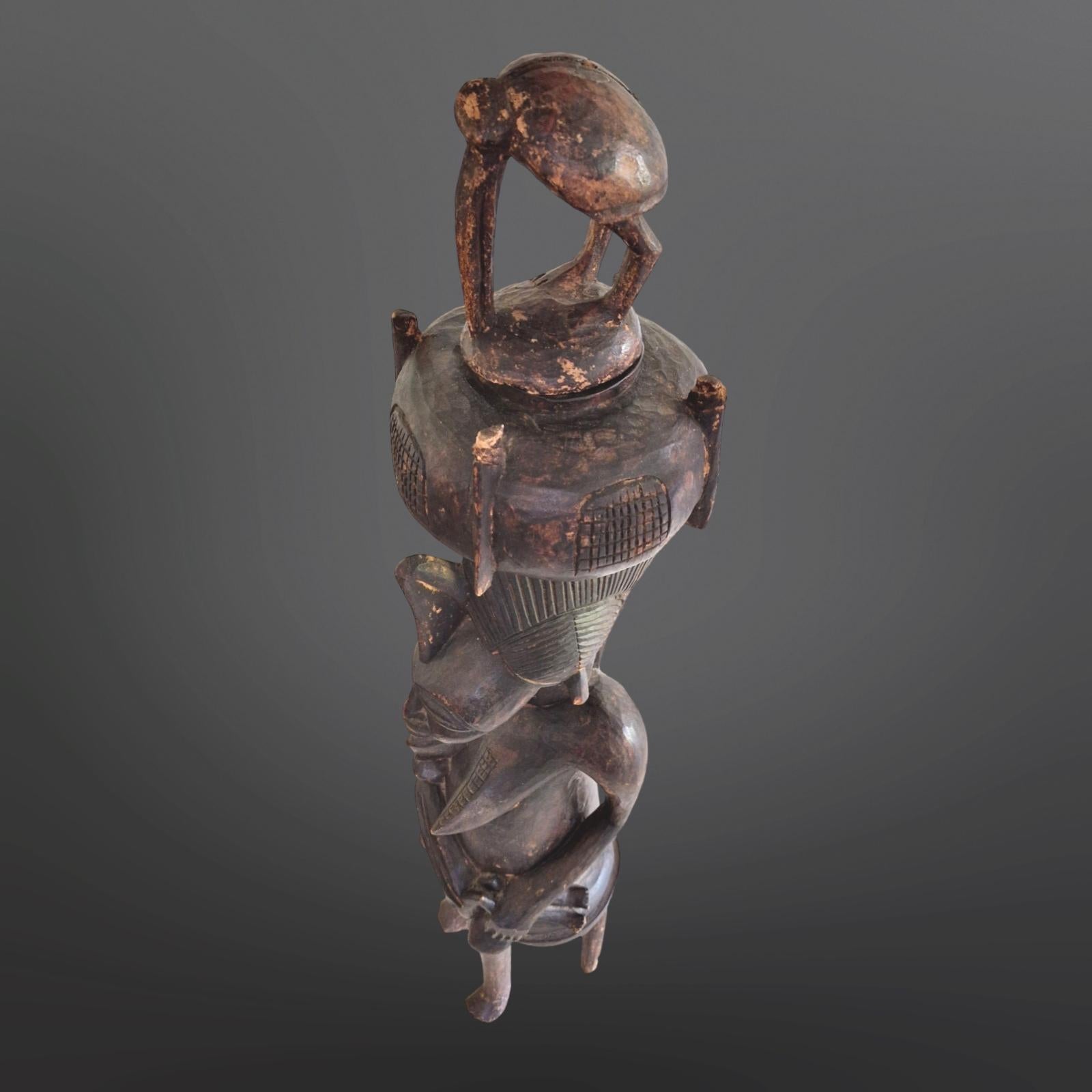 Tribal Hand carved maternity statue by the Bamana people of Mali, 1900th For Sale