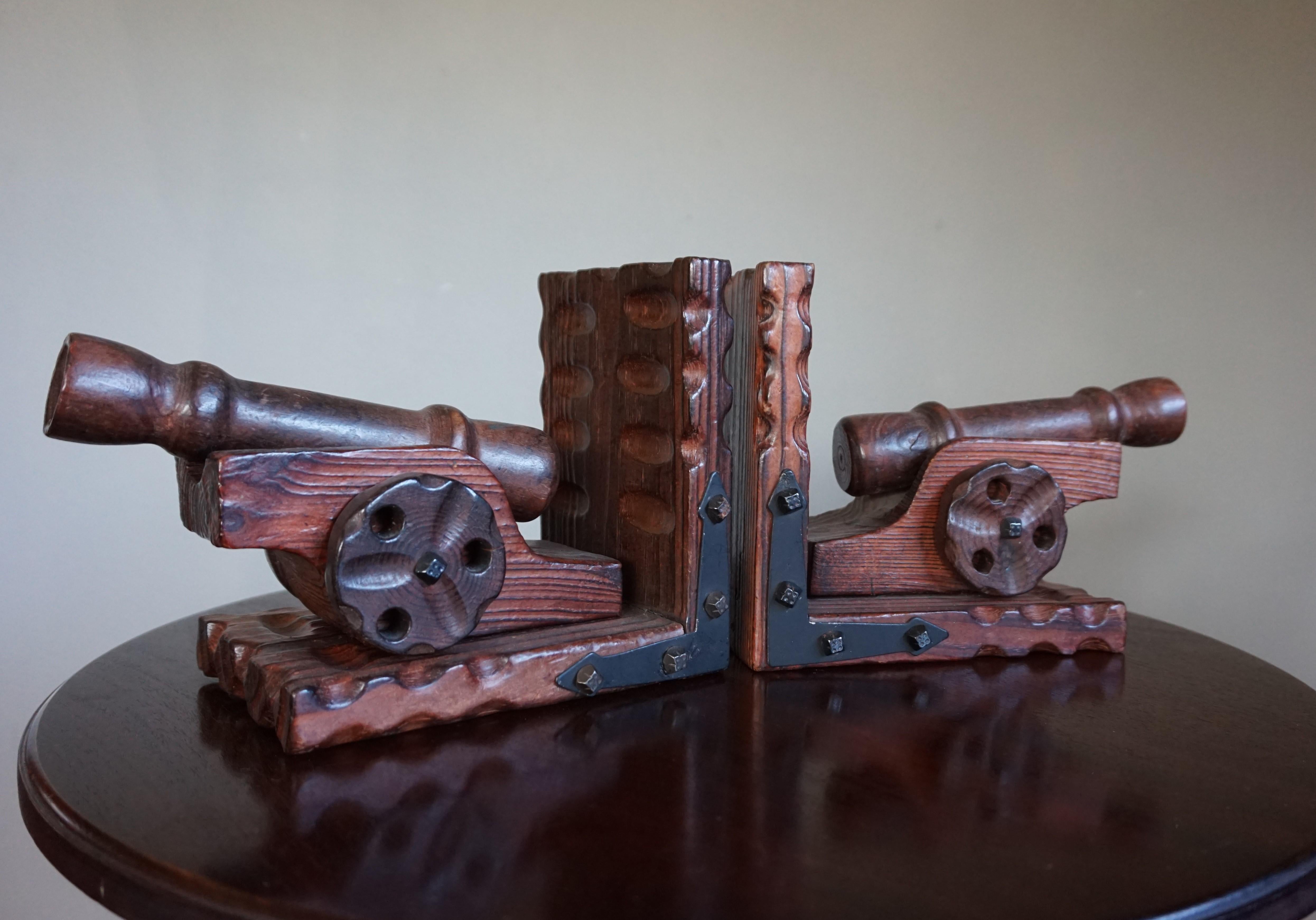 Hand Carved Medieval Style & Excellent Condition Wooden Canon on Wheels Bookends For Sale 2