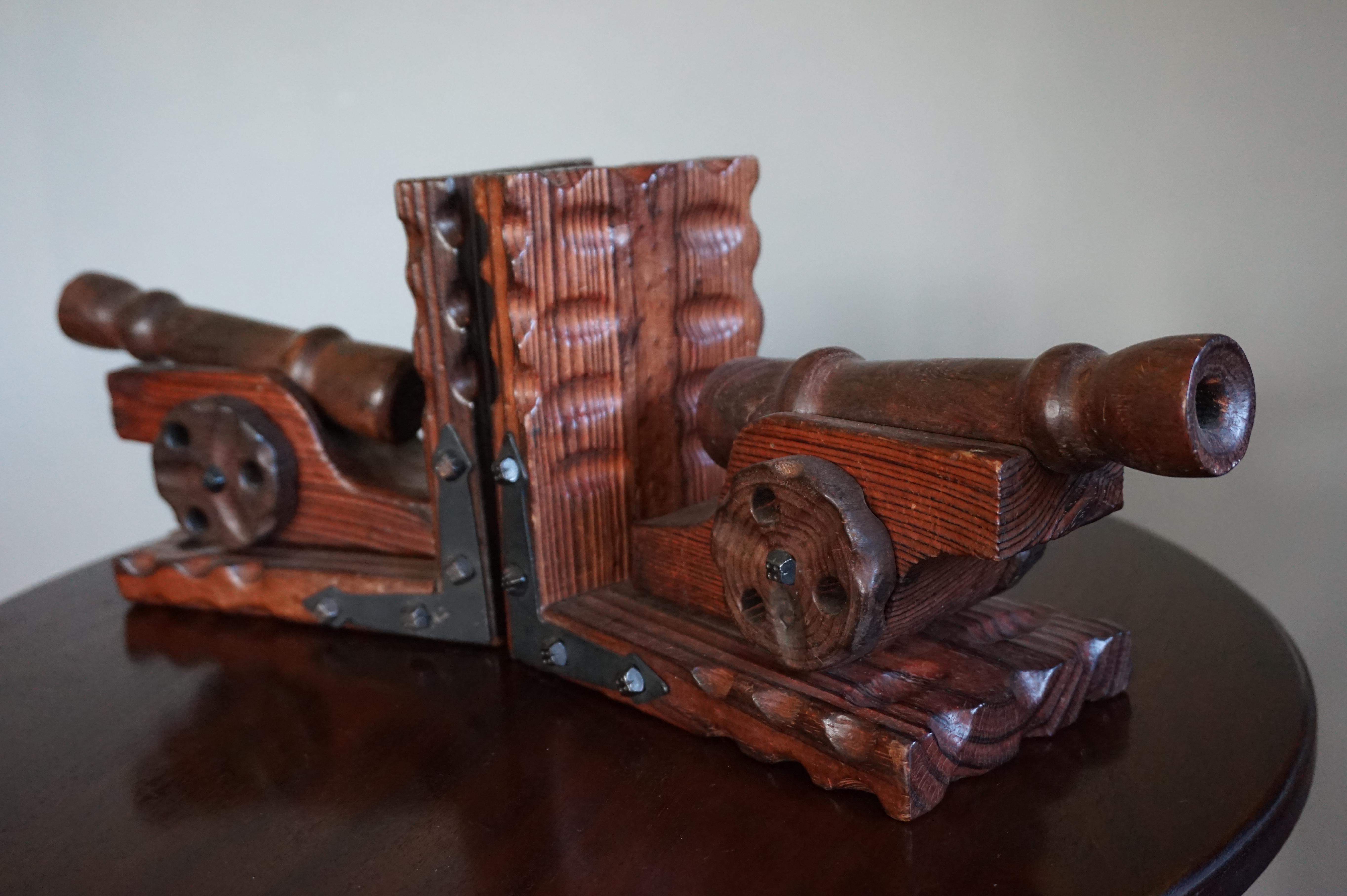 Hand Carved Medieval Style & Excellent Condition Wooden Canon on Wheels Bookends For Sale 3