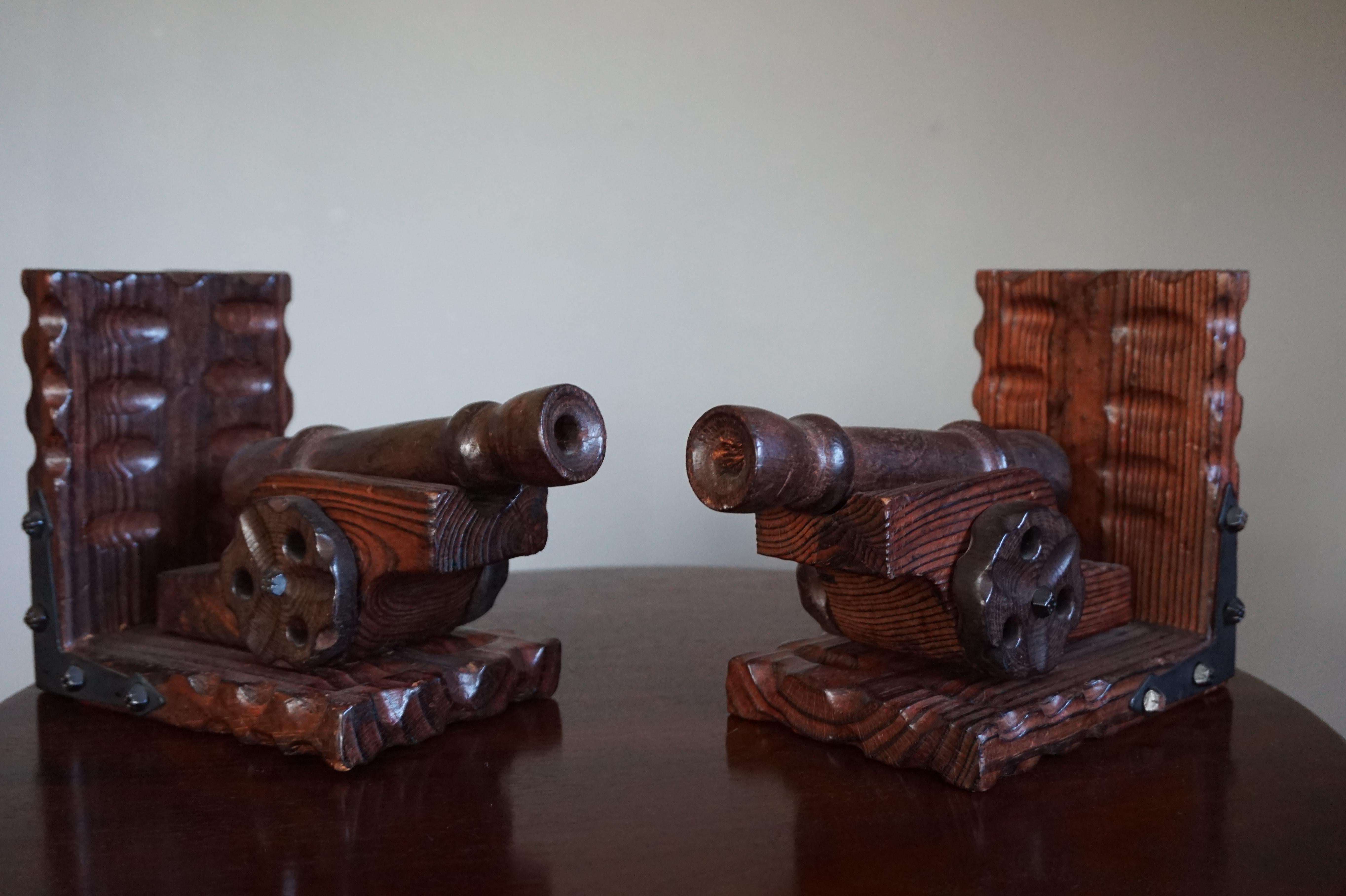 Hand Carved Medieval Style & Excellent Condition Wooden Canon on Wheels Bookends For Sale 4