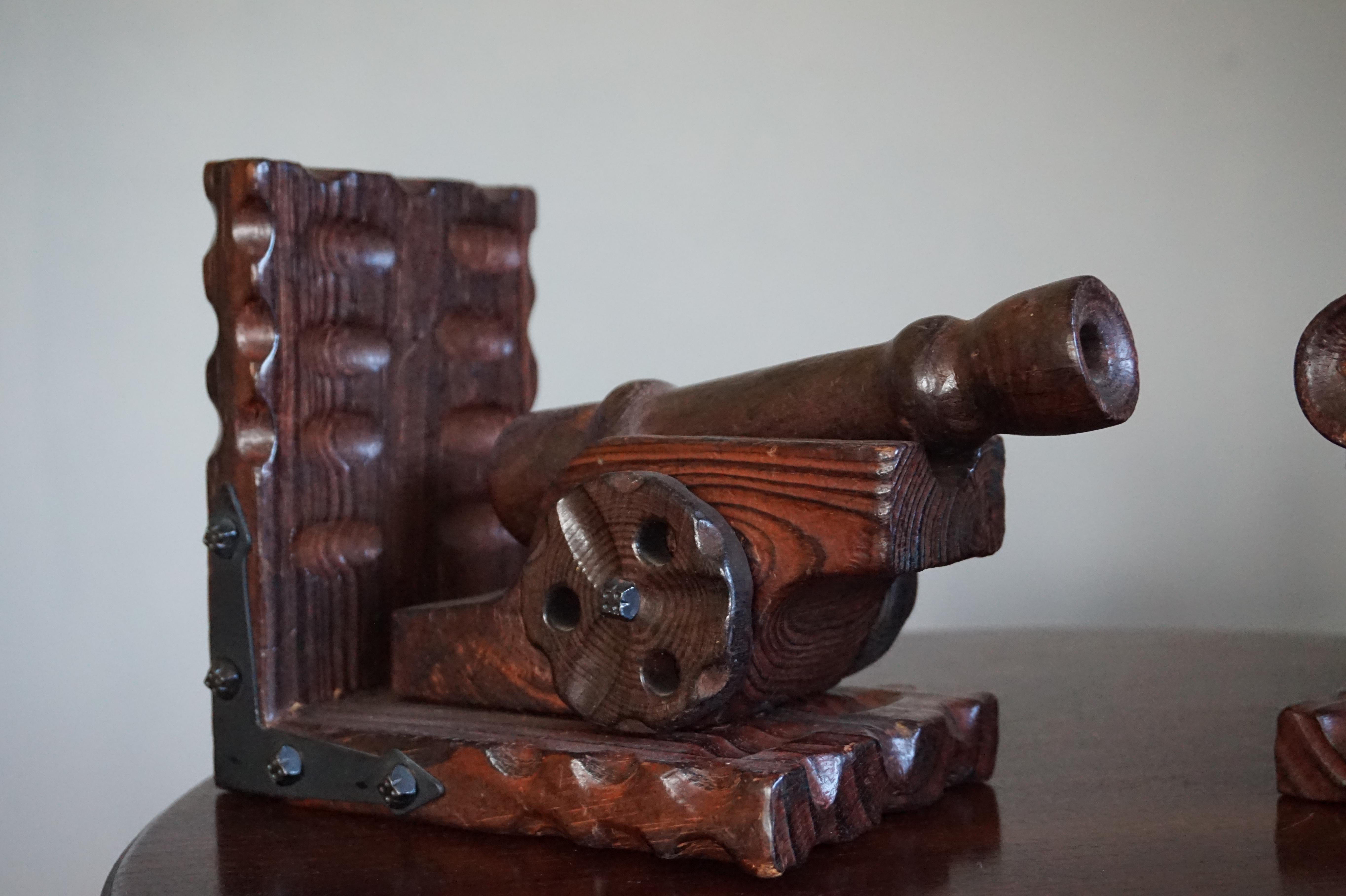Dutch Hand Carved Medieval Style & Excellent Condition Wooden Canon on Wheels Bookends For Sale