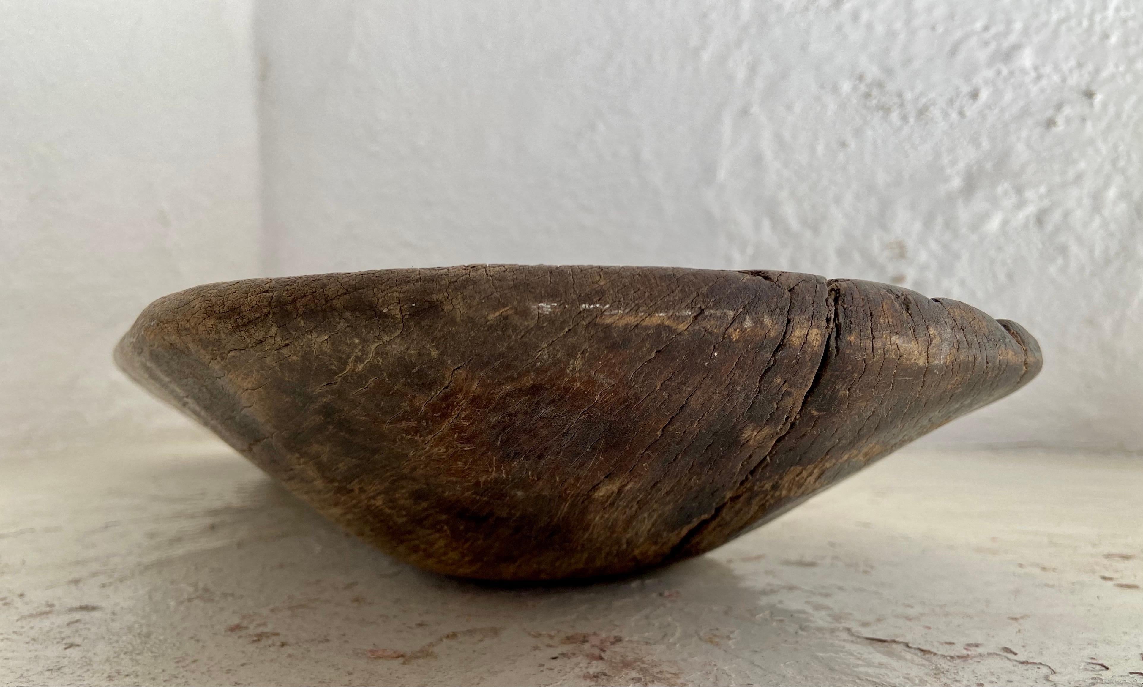 Hand Carved Mesquite Tray from Mexico, Early 20th Century 4
