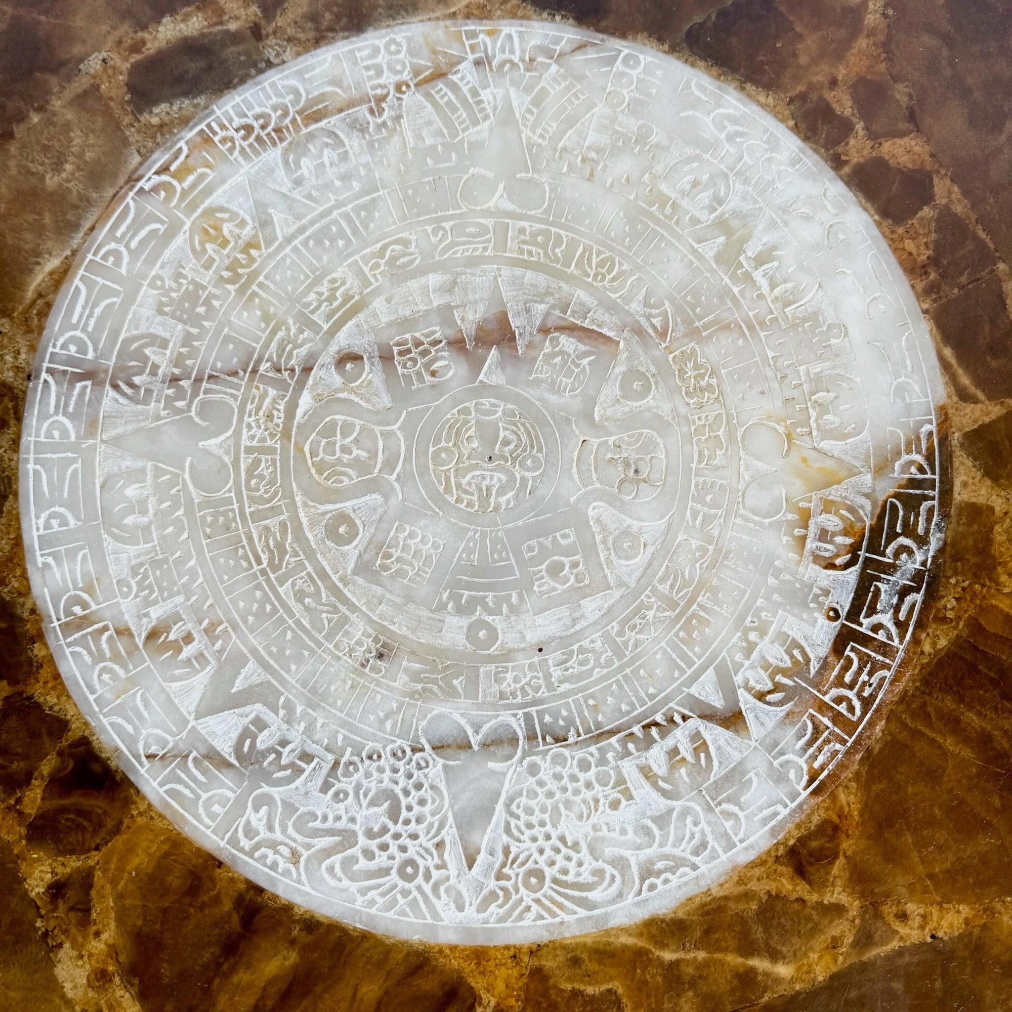 Pierre Table d'appoint mexicaine sculptée à la main en onyx vert en vente