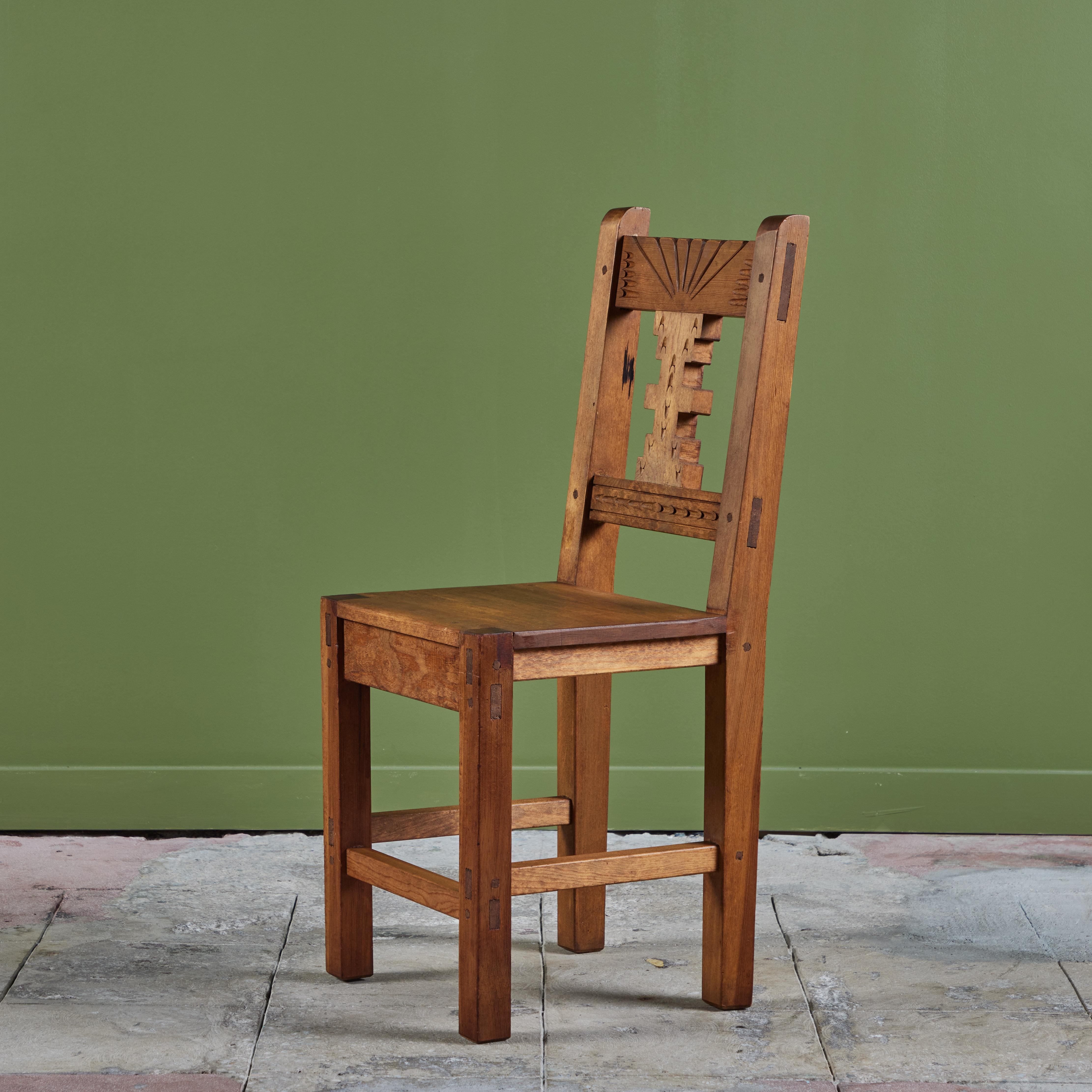 Handgeschnitzter mexikanischer Modern Side Dining Chair im Zustand „Gut“ im Angebot in Los Angeles, CA