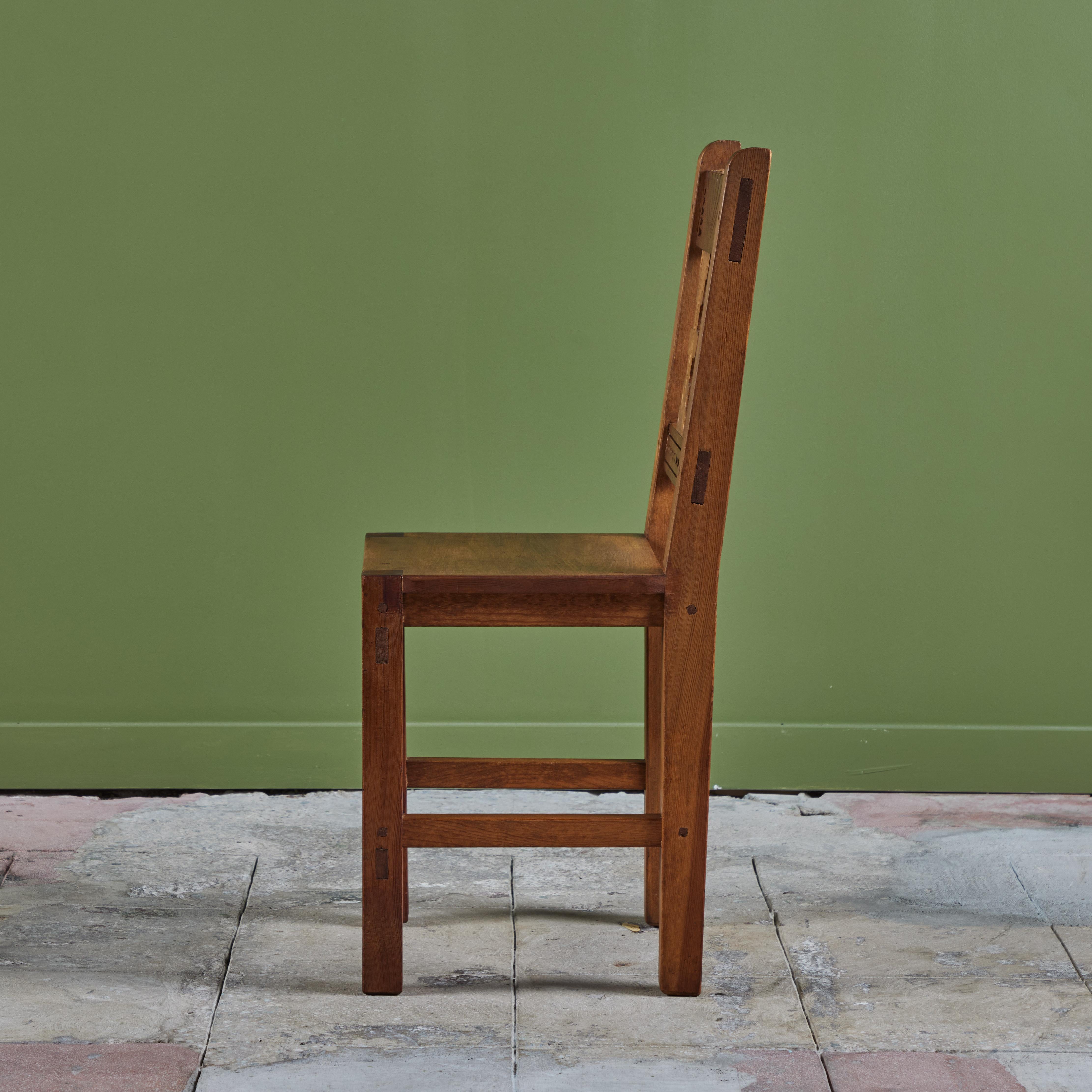 Handgeschnitzter mexikanischer Modern Side Dining Chair (20. Jahrhundert) im Angebot