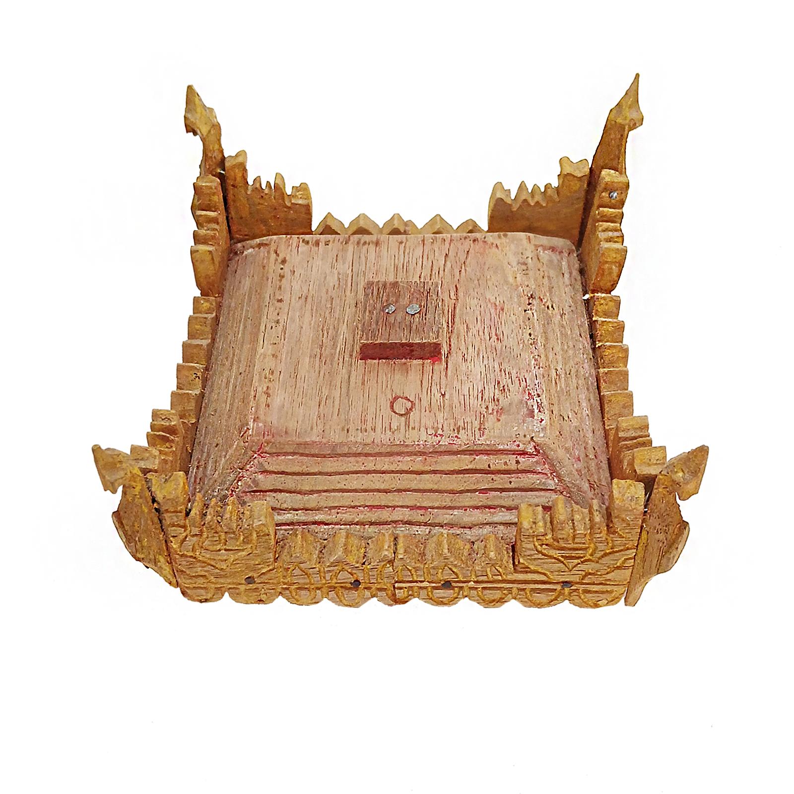 Modello di tempio in miniatura intagliato a mano, inizio XX secolo in vendita 5
