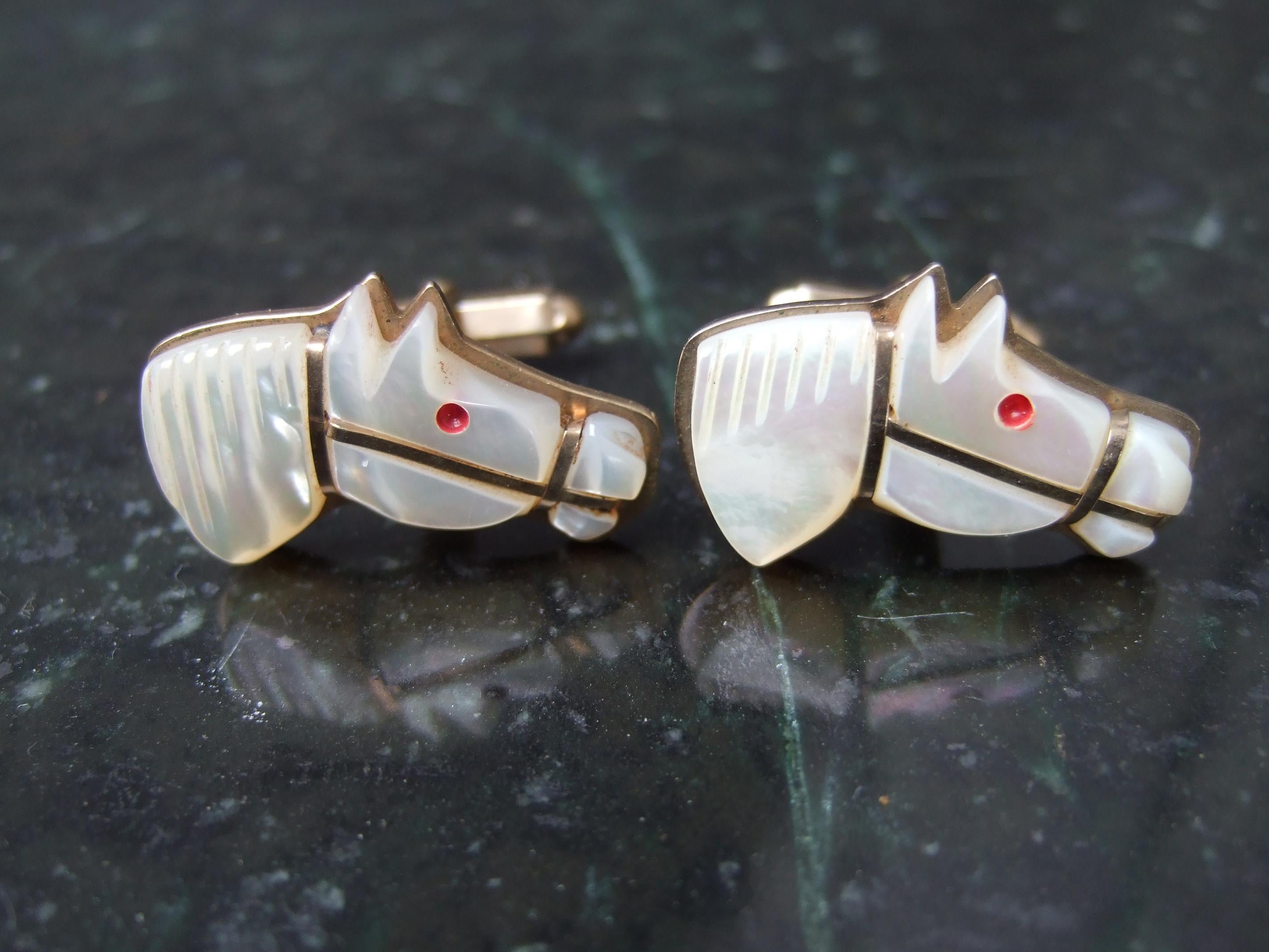 Beige Hand Carved Mother of Pearl Equine Cufflinks & Tie Bar Set c 1950s For Sale