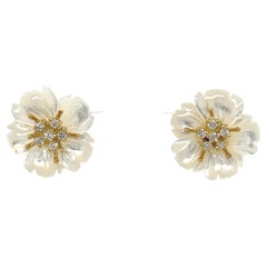 Handgeschnitzte Perlmutt-Blumen-Ohrring-Jacken mit Diamant-Stamen-Pfosten