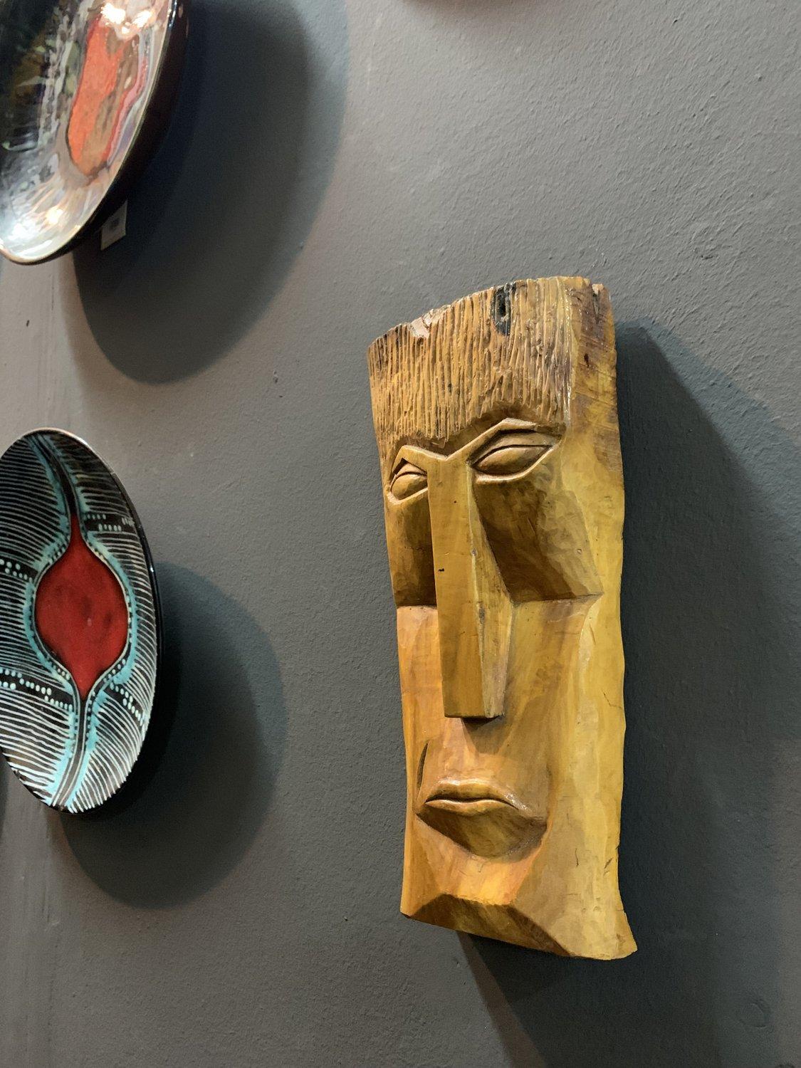 Hand Carved Naive Mid-Century Wall Mask, 1972 '50287' In Good Condition For Sale In Budapest, HU