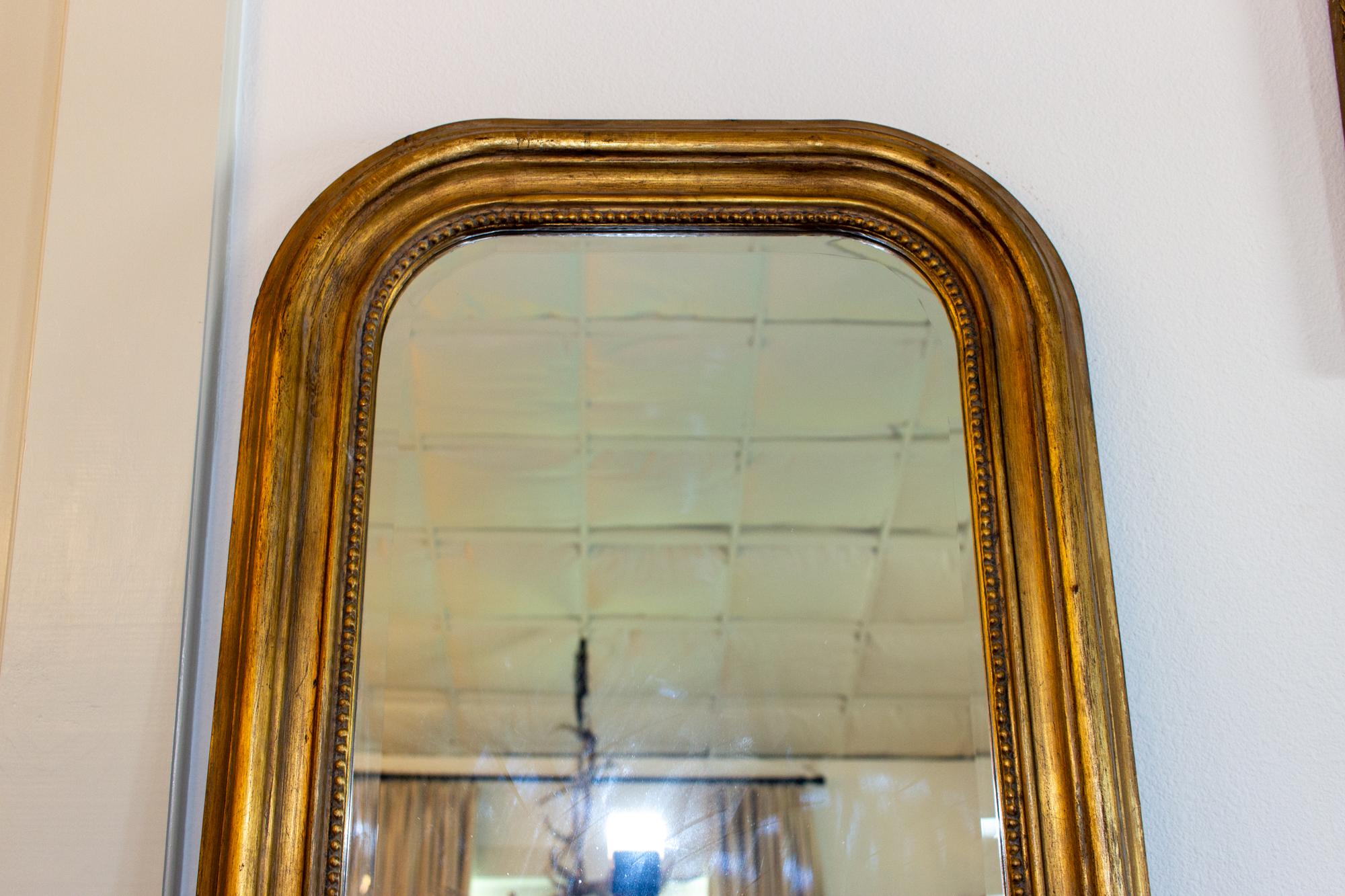 Hand-Carved Napoleon III Style Gilt Louis Philippe Beveled Glass Dressing Mirror In New Condition In Houston, TX