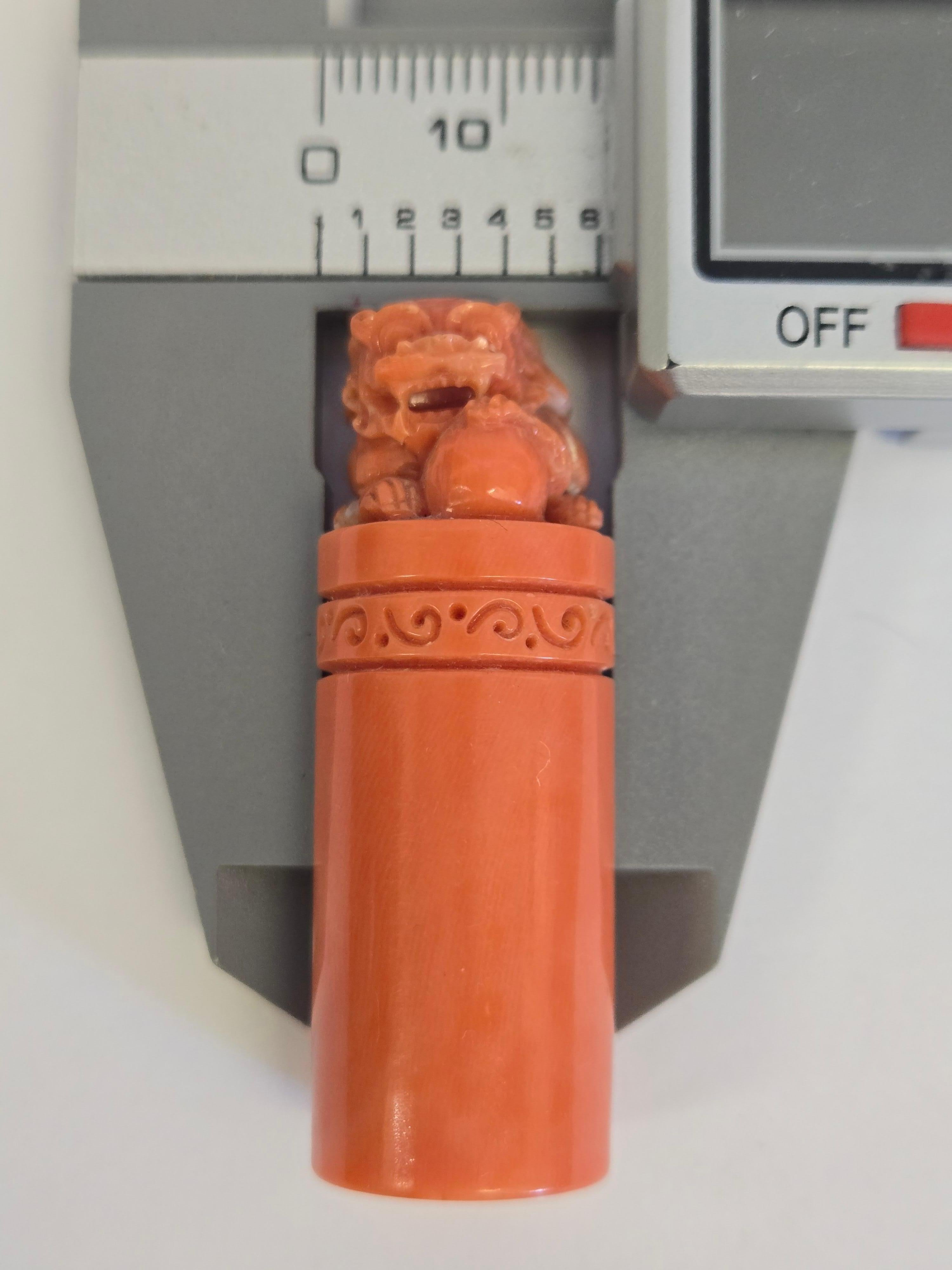 Cachet de lion chinois en corail orange-rouge naturel sculpté à la main en vente 7