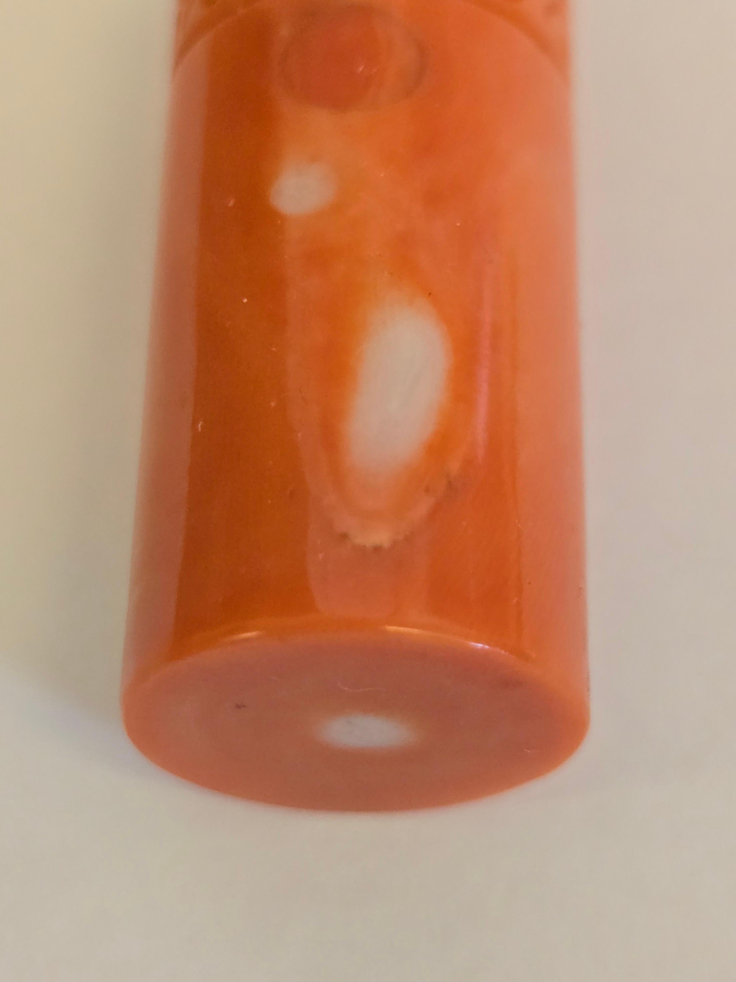Cachet de lion chinois en corail orange-rouge naturel sculpté à la main en vente 4