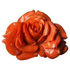 Handgeschnitzte natürliche orange-rote Coral Rose Ornament