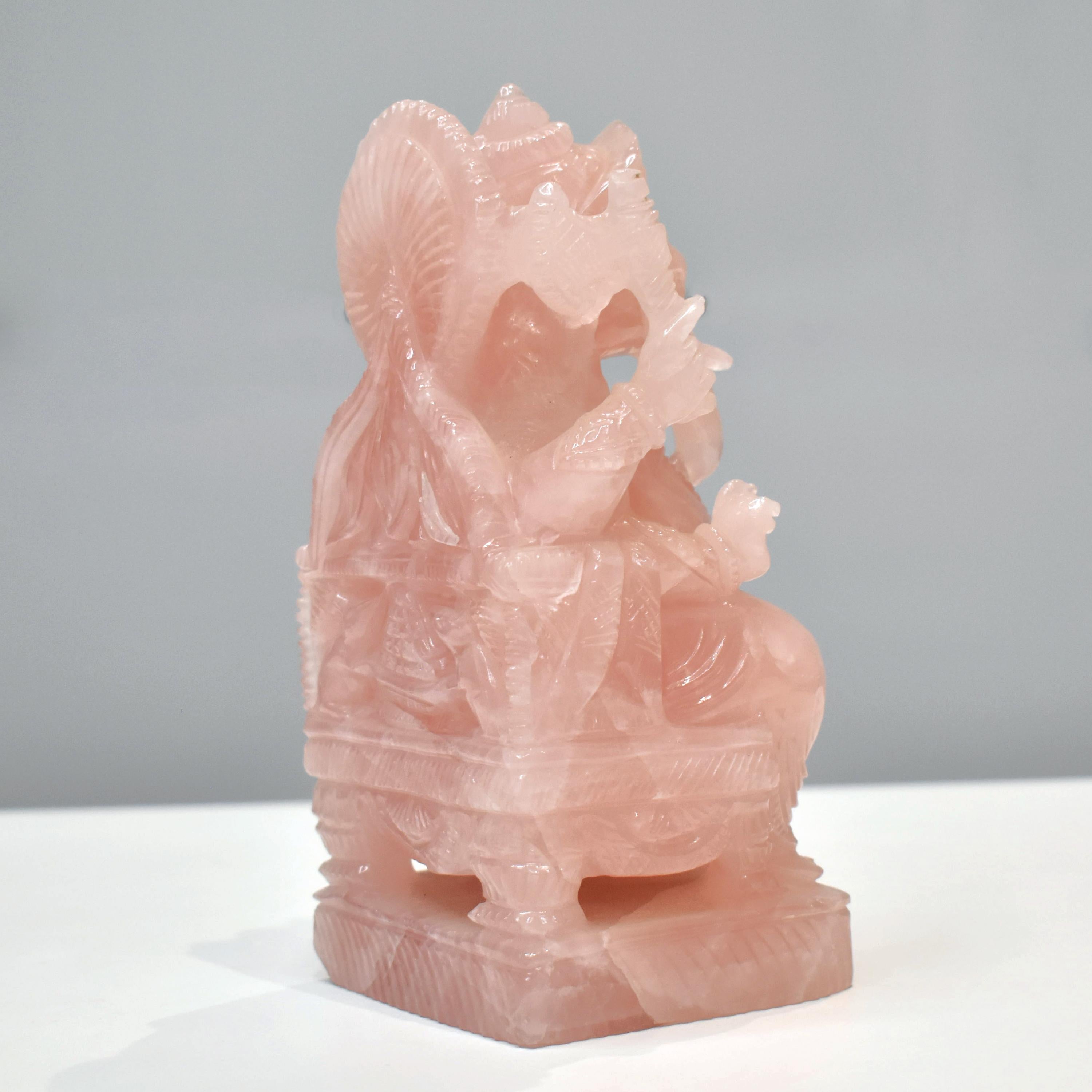 Hand-Carved Natural Rose Quartz Ganesha Idol Sculpture Religious Figurine In New Condition For Sale In Jaipur, Rajasthan