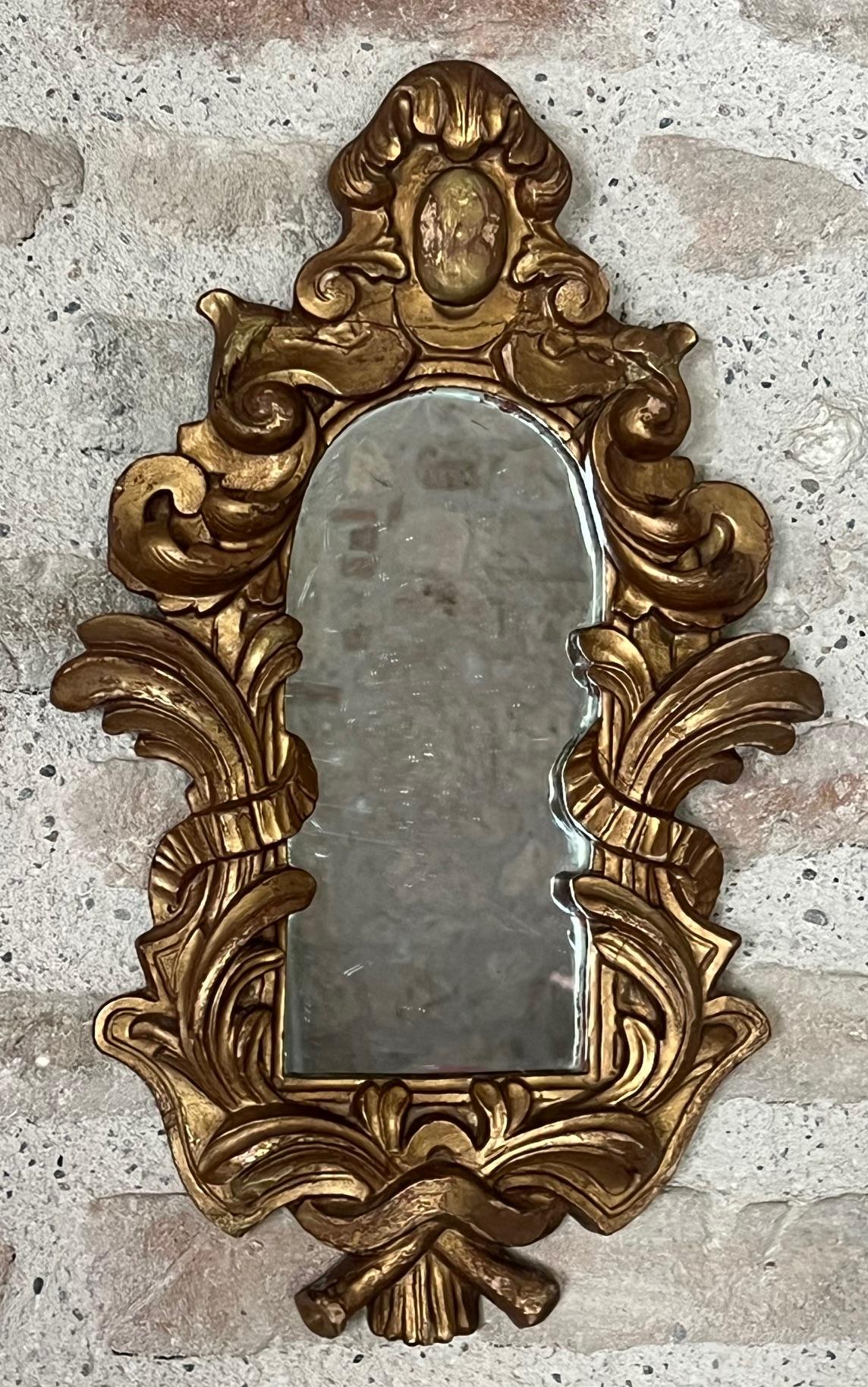 Telaio in Oak intagliato a mano, c.1800 In condizioni buone in vendita a Ross, CA