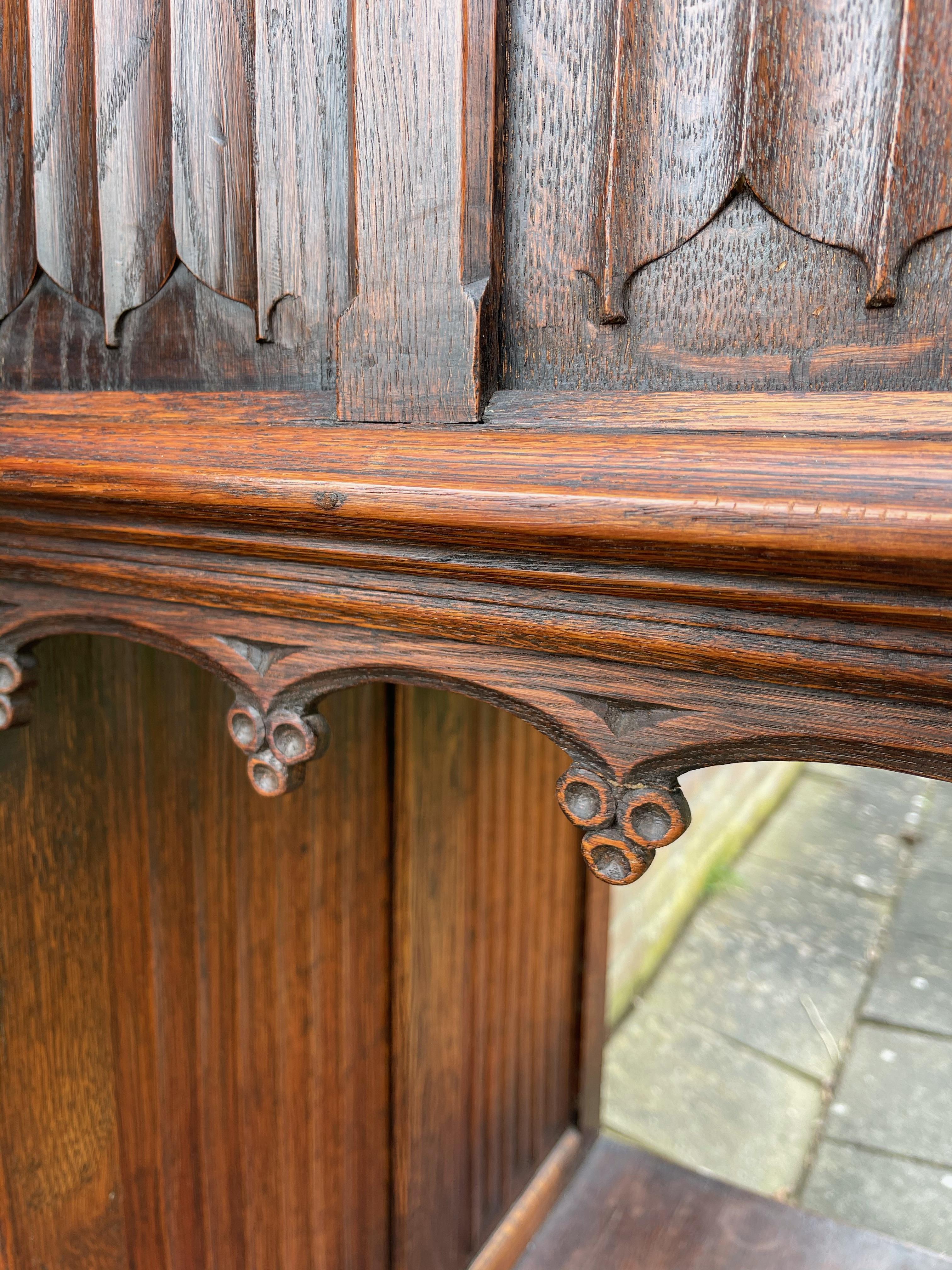 Hand Carved Oak Gothic Revival Single Door Drinks Cabinet with Cast Iron Hinges In Good Condition In Lisse, NL