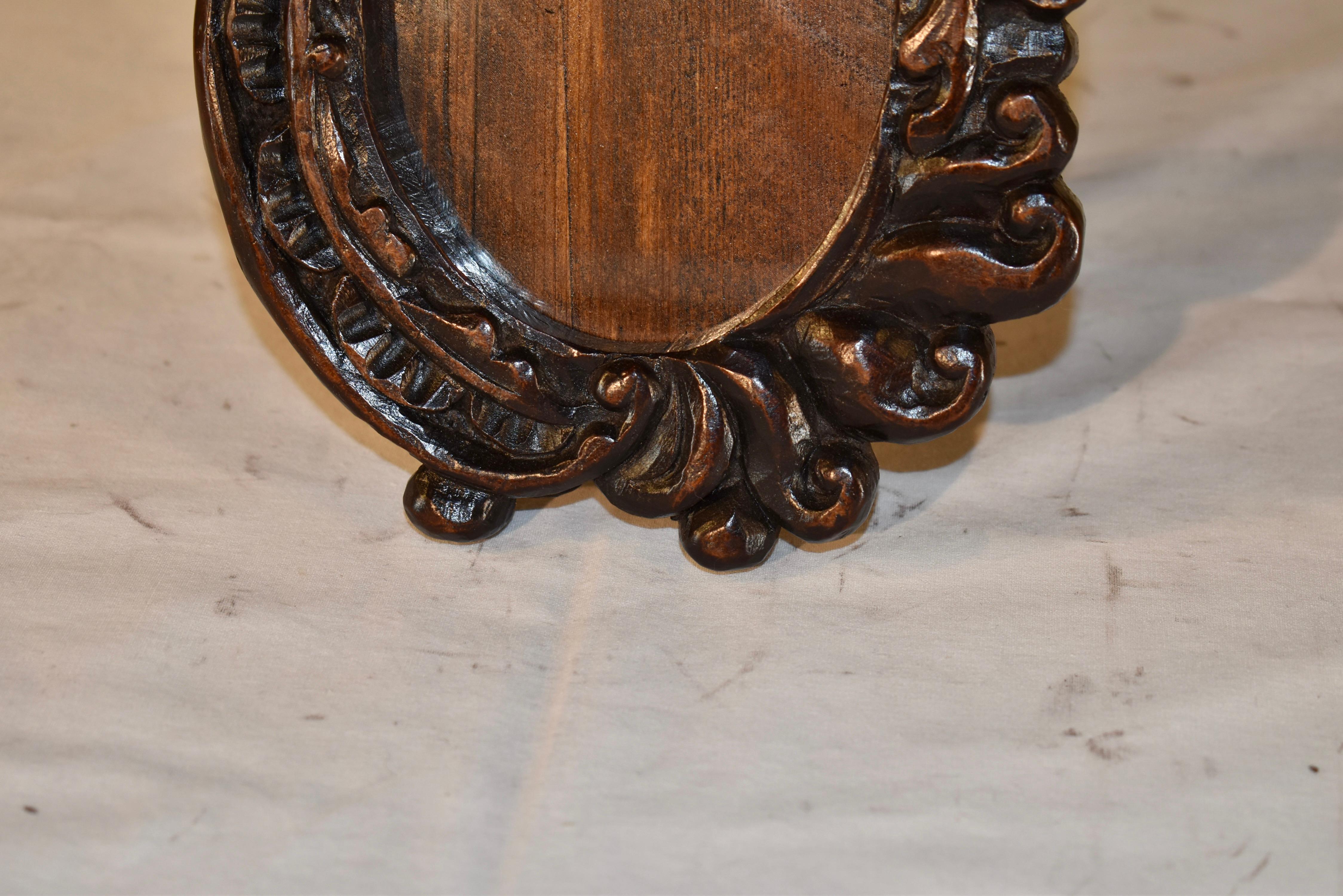 Marco de fotos francés de roble tallado a mano, circa 1900 en Bueno estado para la venta en High Point, NC