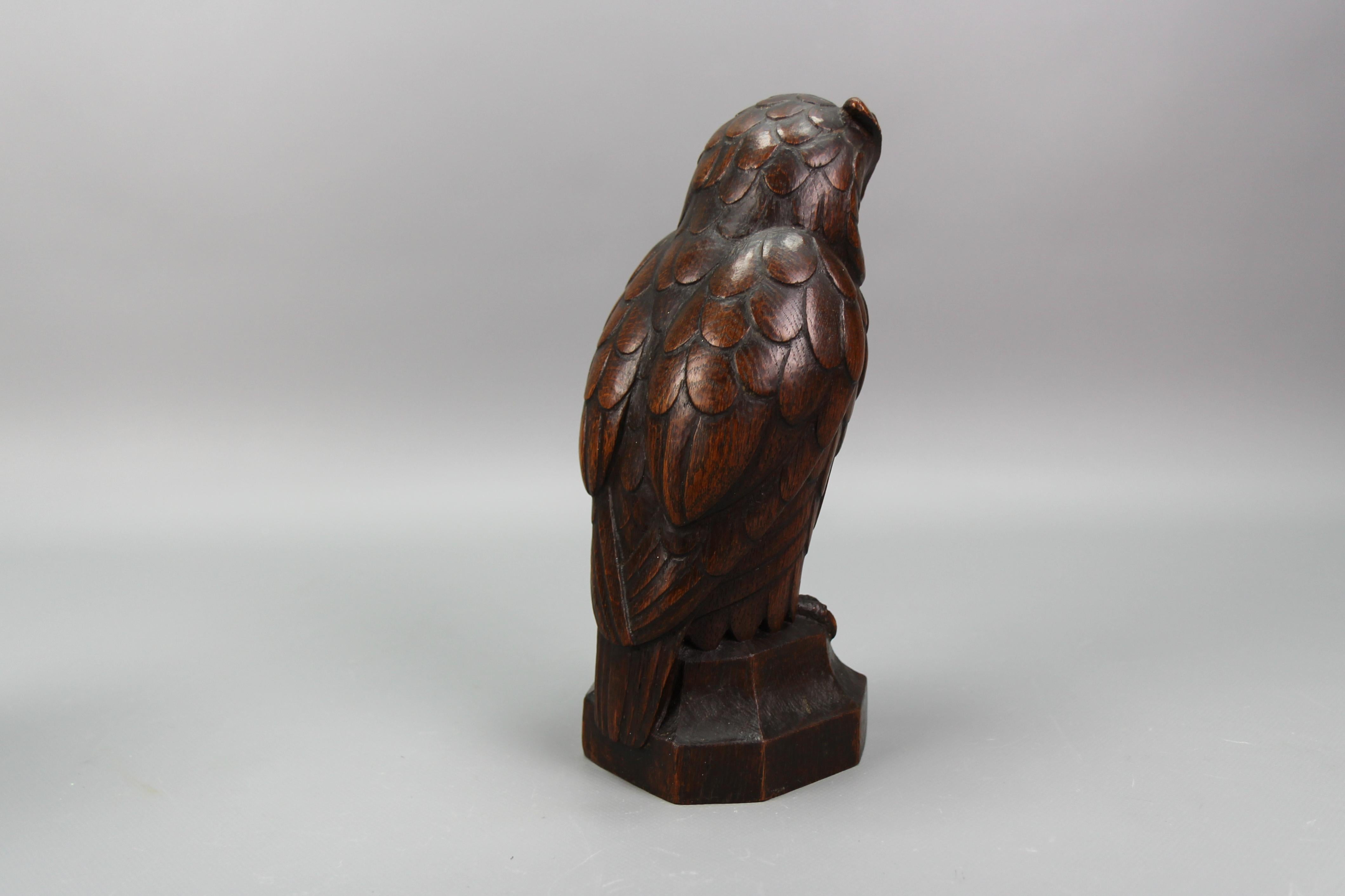 Hand-Carved Oakwood Owl Sculpture with Glass Eyes, Germany, 1930s For Sale 3