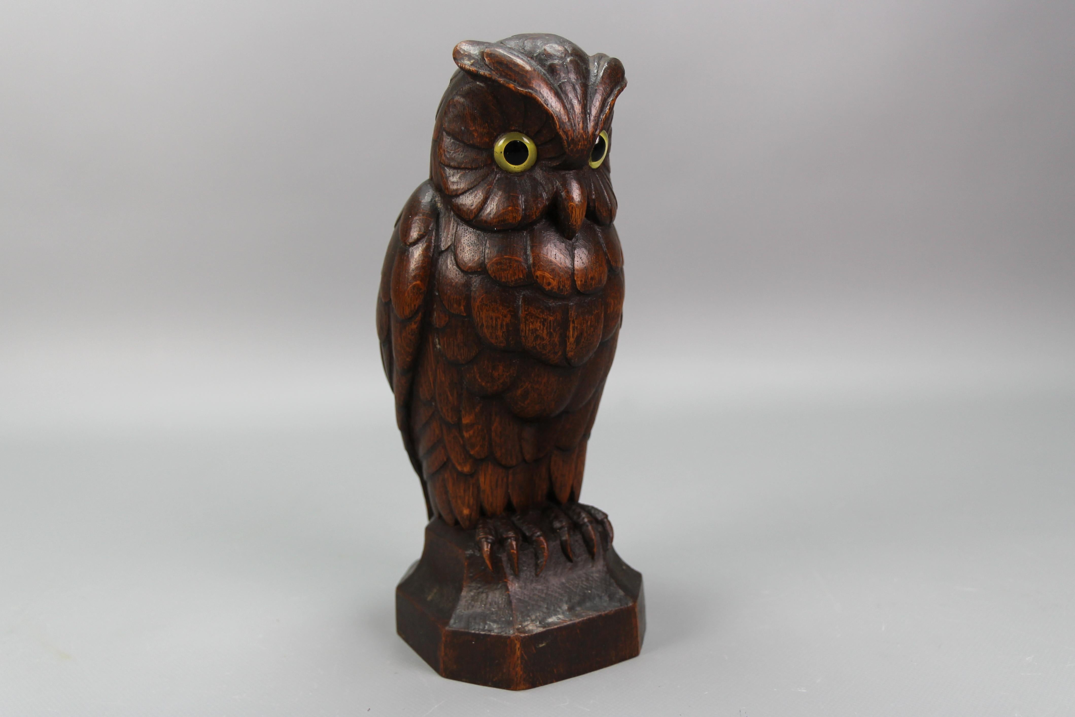Hand-Carved Oakwood Owl Sculpture with Glass Eyes, Germany, 1930s For Sale 5