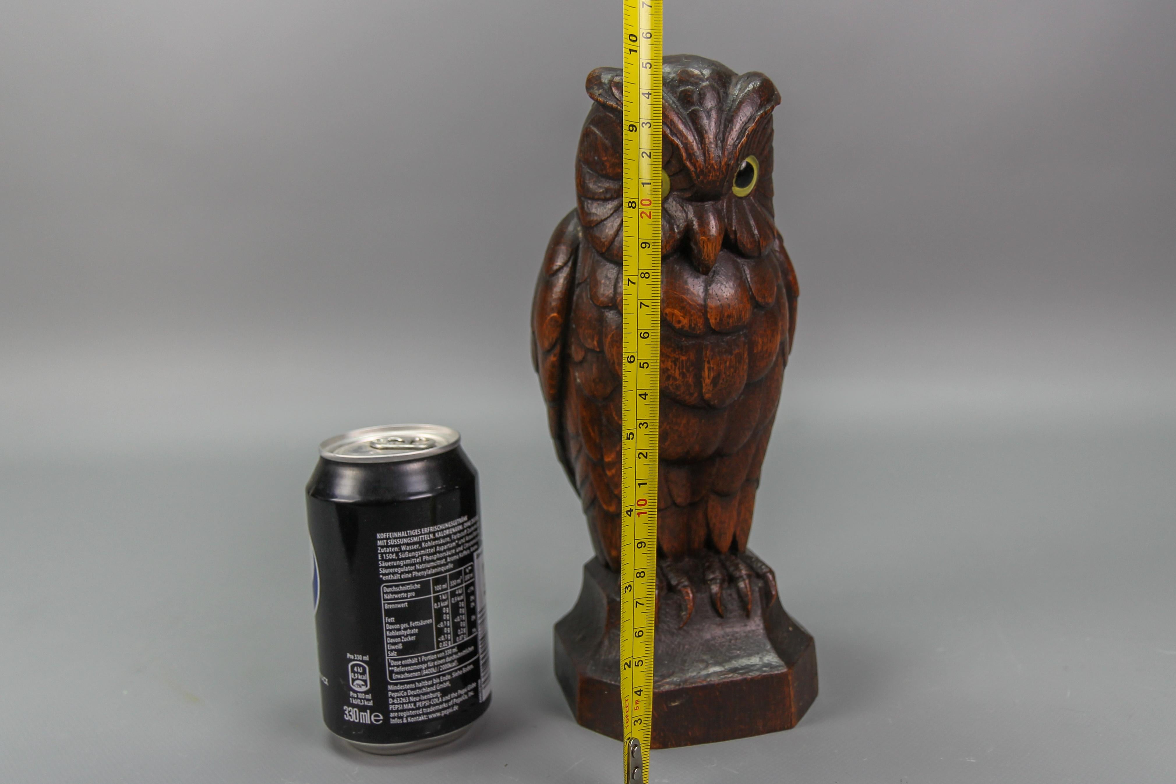 Hand-Carved Oakwood Owl Sculpture with Glass Eyes, Germany, 1930s For Sale 6