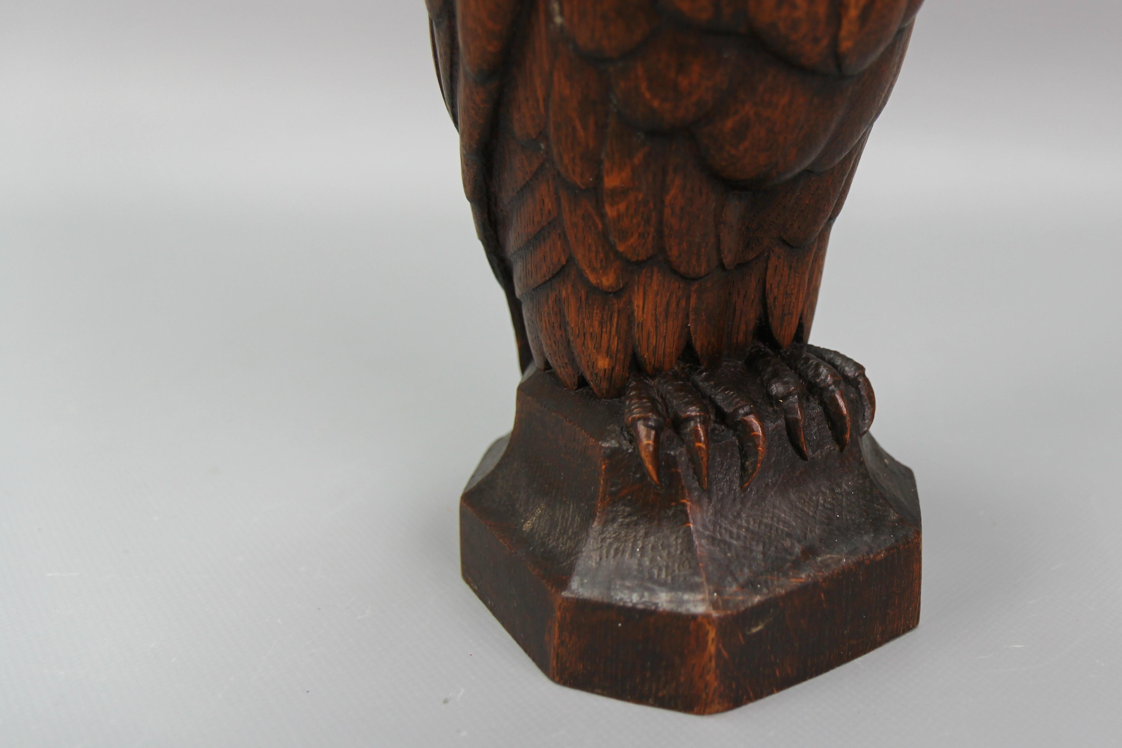 wooden owl statue