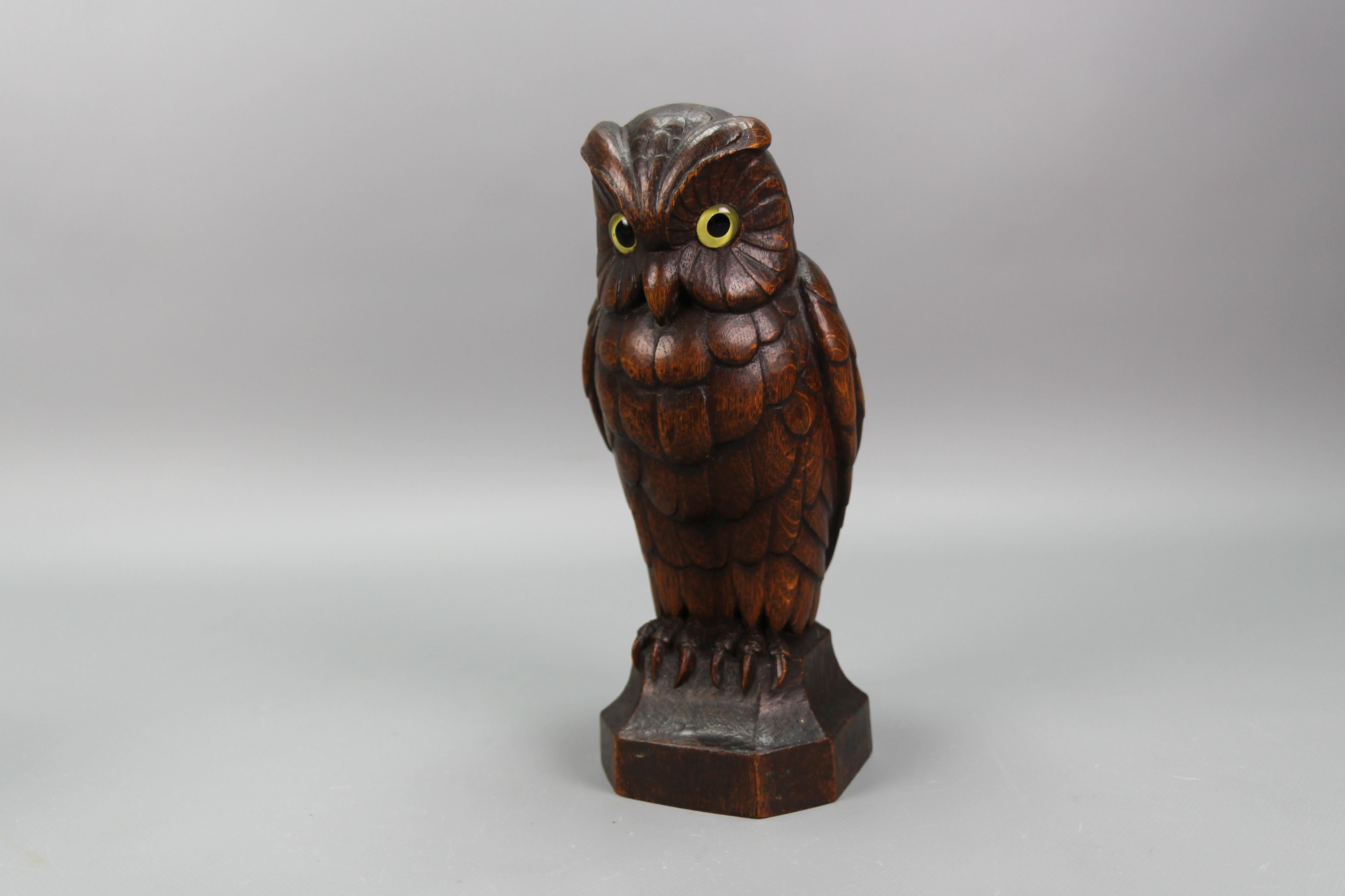 Mid-20th Century Hand-Carved Oakwood Owl Sculpture with Glass Eyes, Germany, 1930s For Sale